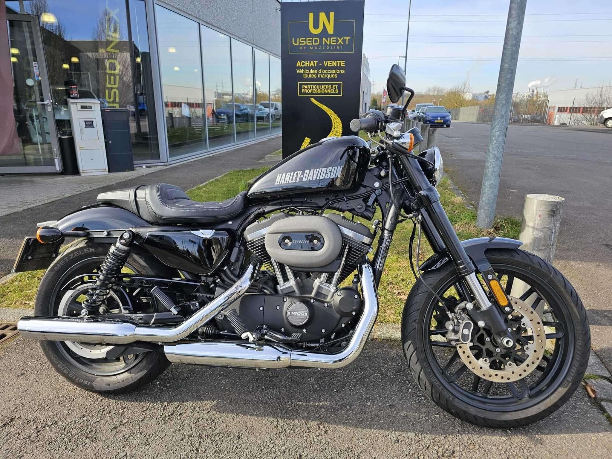 Harley-Davidson Sportster XL 1200 ROADSTER (2016) - Photo 1