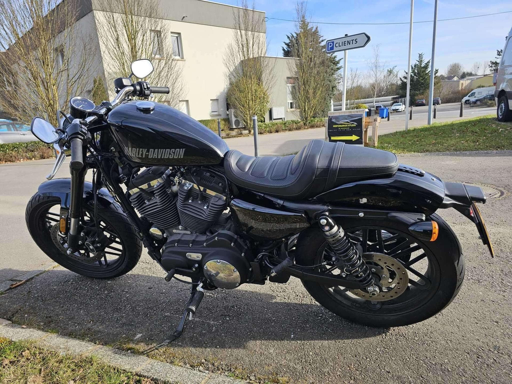 Harley-Davidson Sportster XL 1200 ROADSTER (2016) - Photo 3