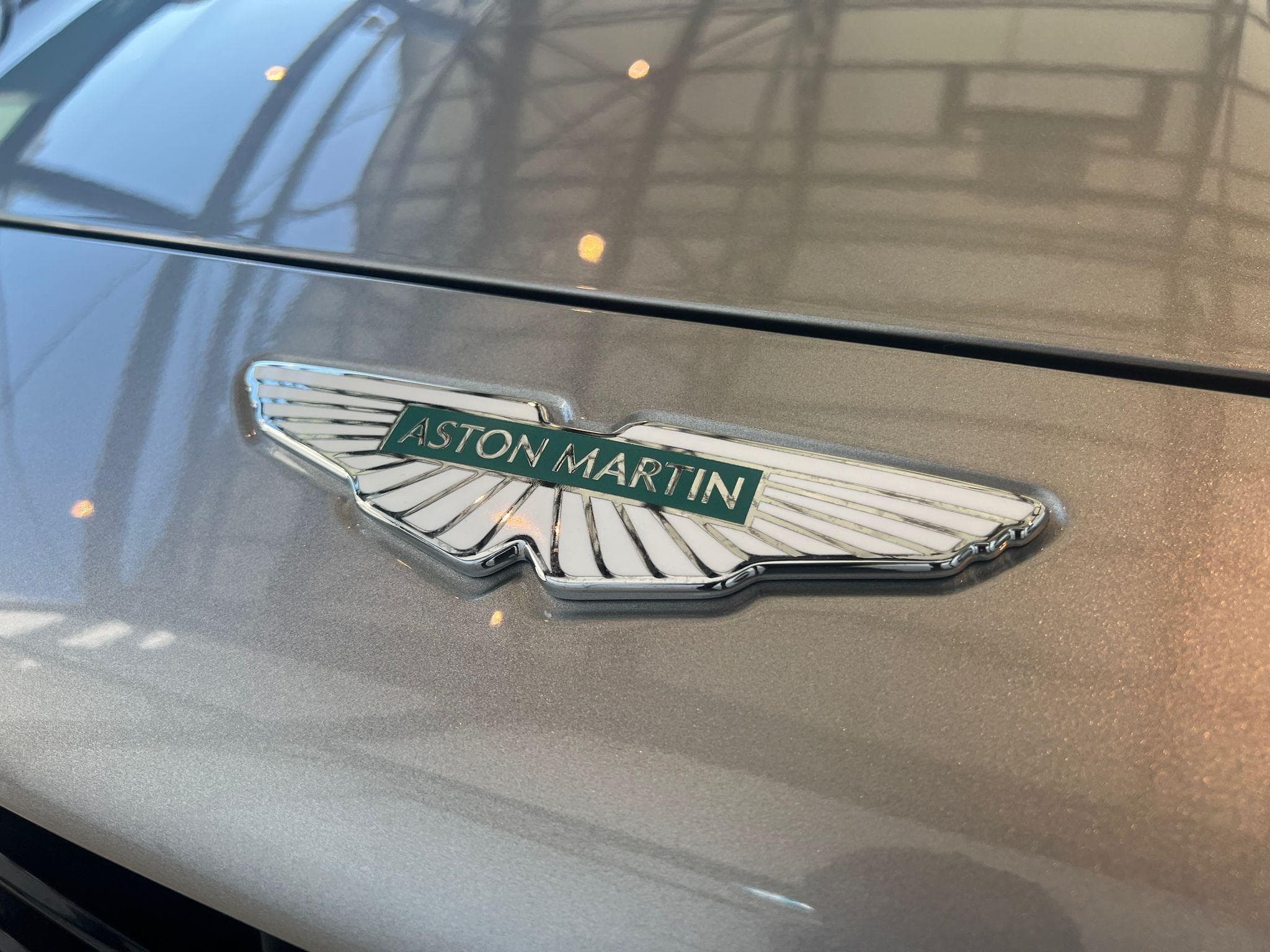 Aston-Martin DB12 4.0l V8 680cv (2025) - Photo 4