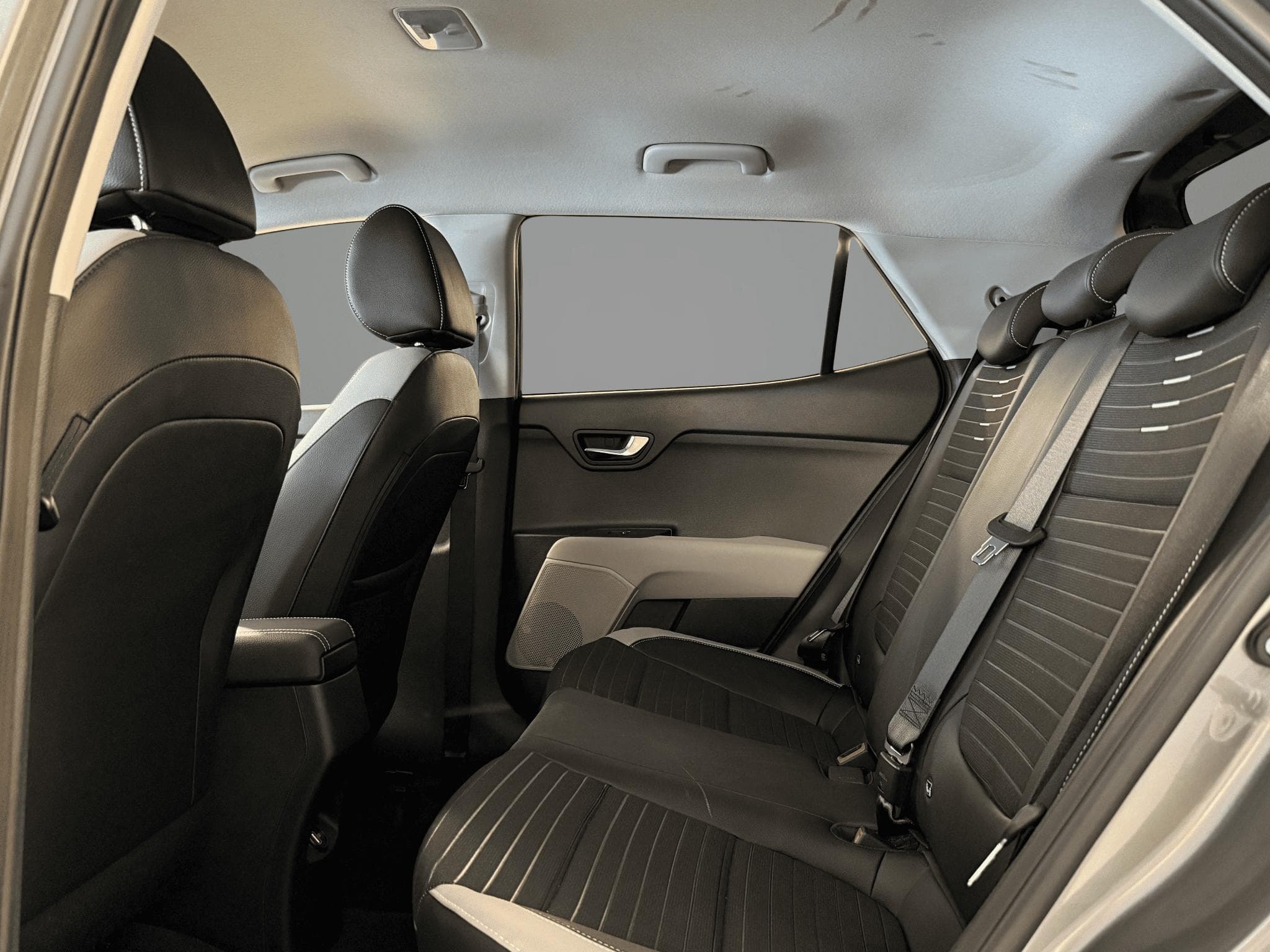 Kia Stonic Inspire Plus 1.0T ISG (2024) - Photo 11