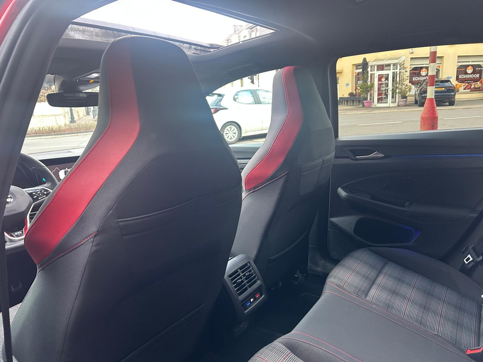 VW Golf GOLF 8 2.0 GTI DSG TOIT OUVRANT (2021) - Photo 4