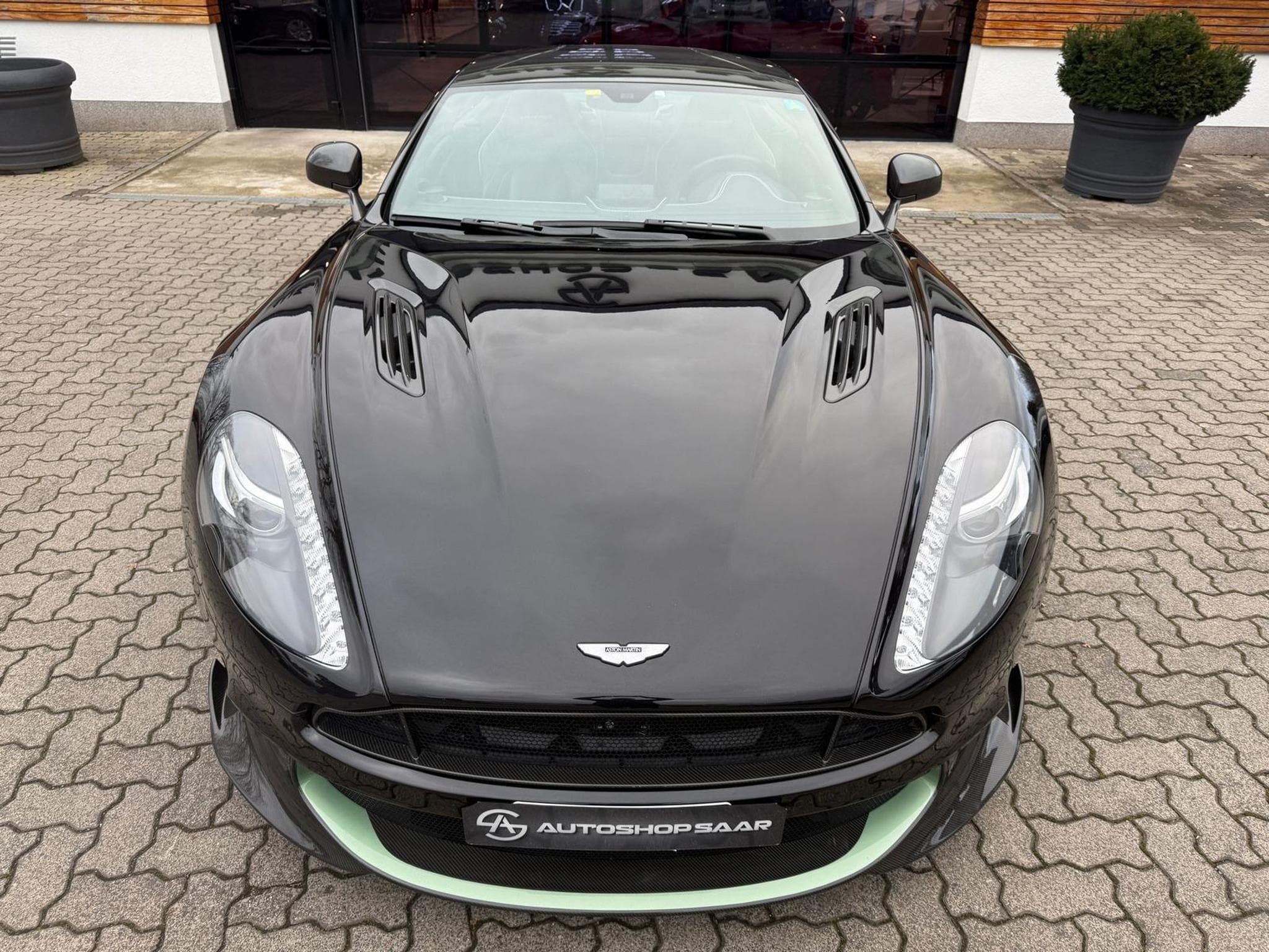 Aston-Martin Vanquish S Coupé V12 (2017) - Photo 3