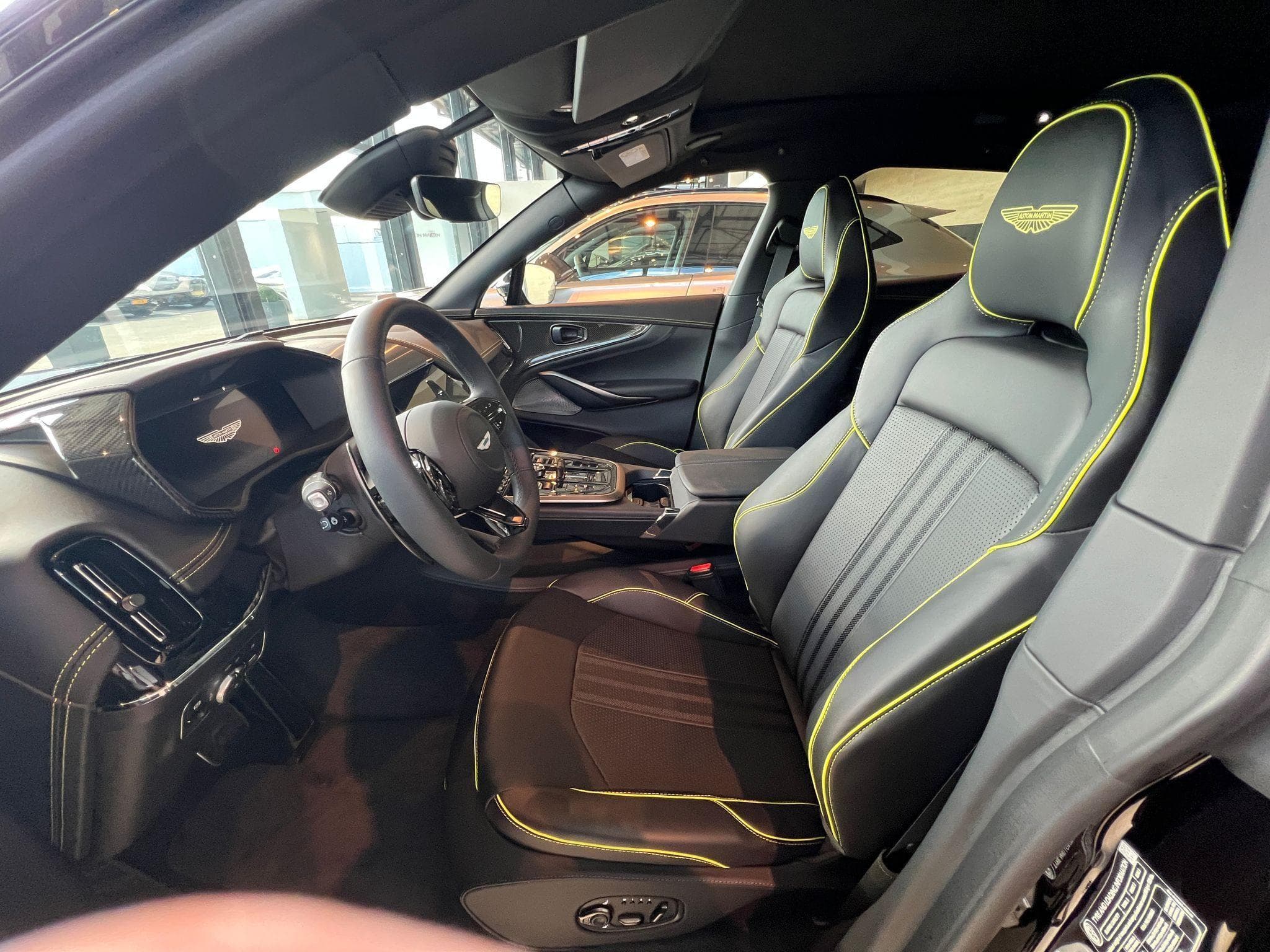Aston-Martin DBX 4.0l 707cv AMR EDITION (2025) - Photo 7