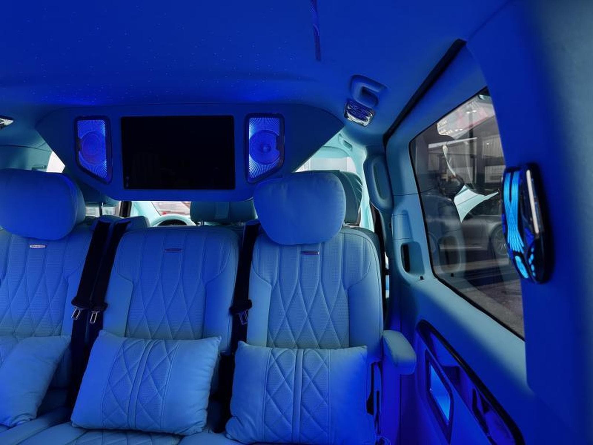 Mercedes Vito Vito VIP CDI extra-long propulsion (2023) - Photo 13