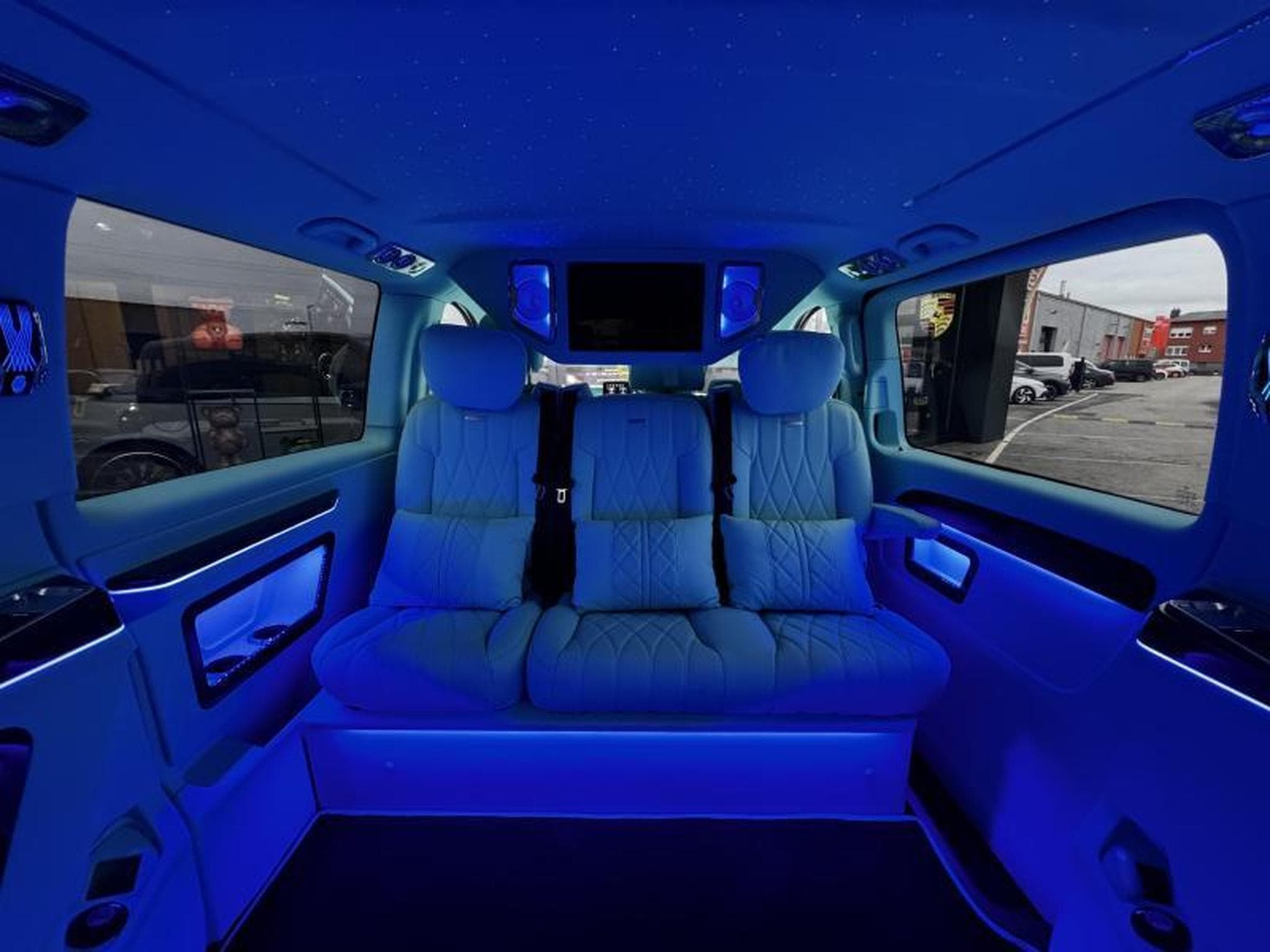 Mercedes Vito Vito VIP CDI extra-long propulsion (2023) - Photo 8