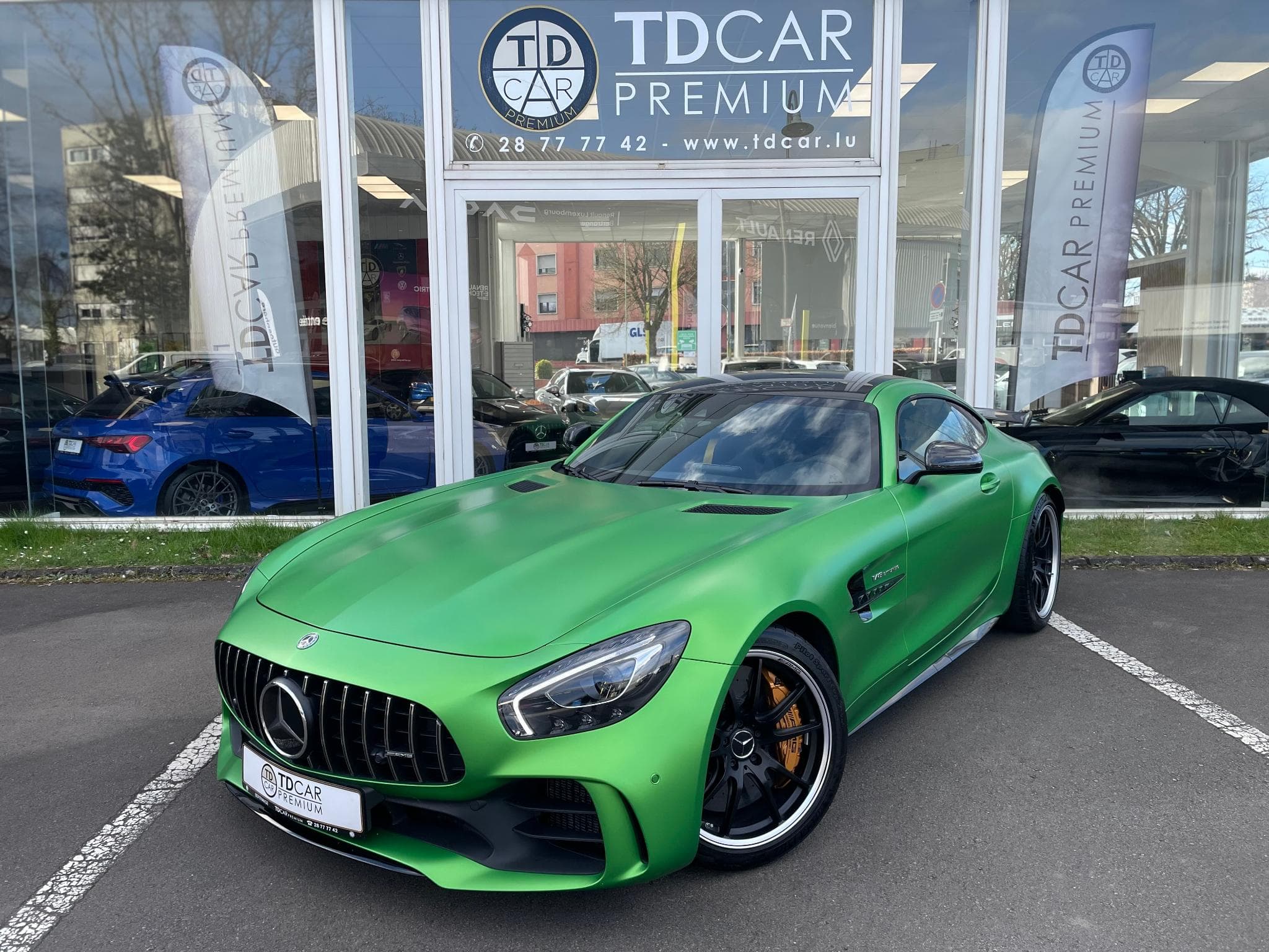 Mercedes AMG GT R 4.0i V8 Biturbo 585 Carbone (2018) - Photo 1