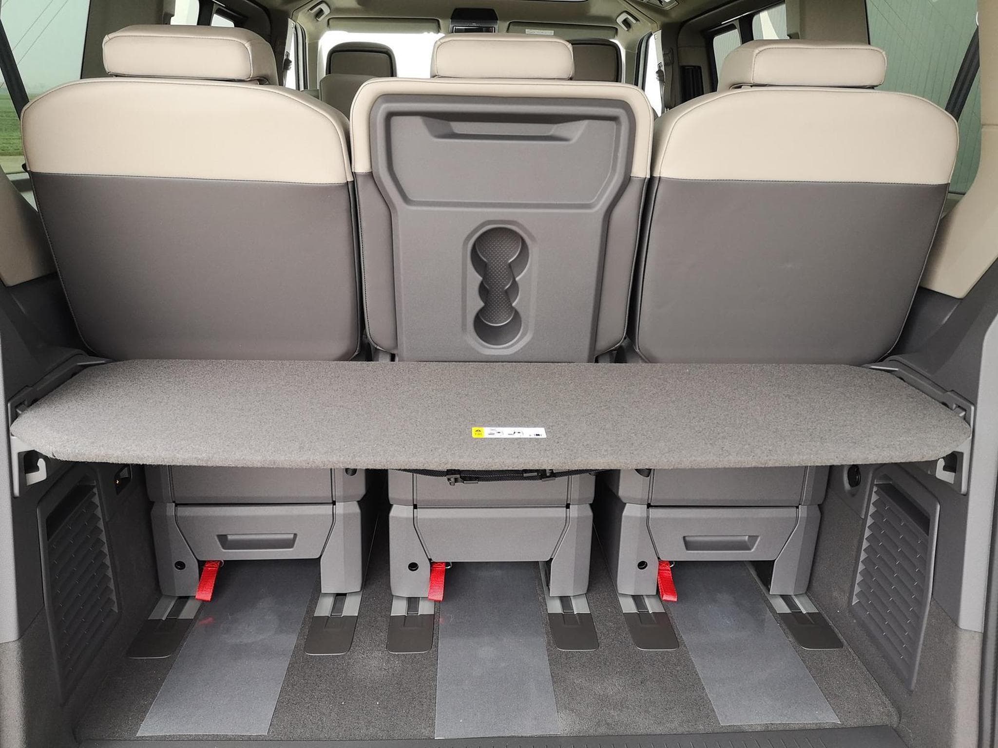 VW T7 Edition (2025) - Photo 11