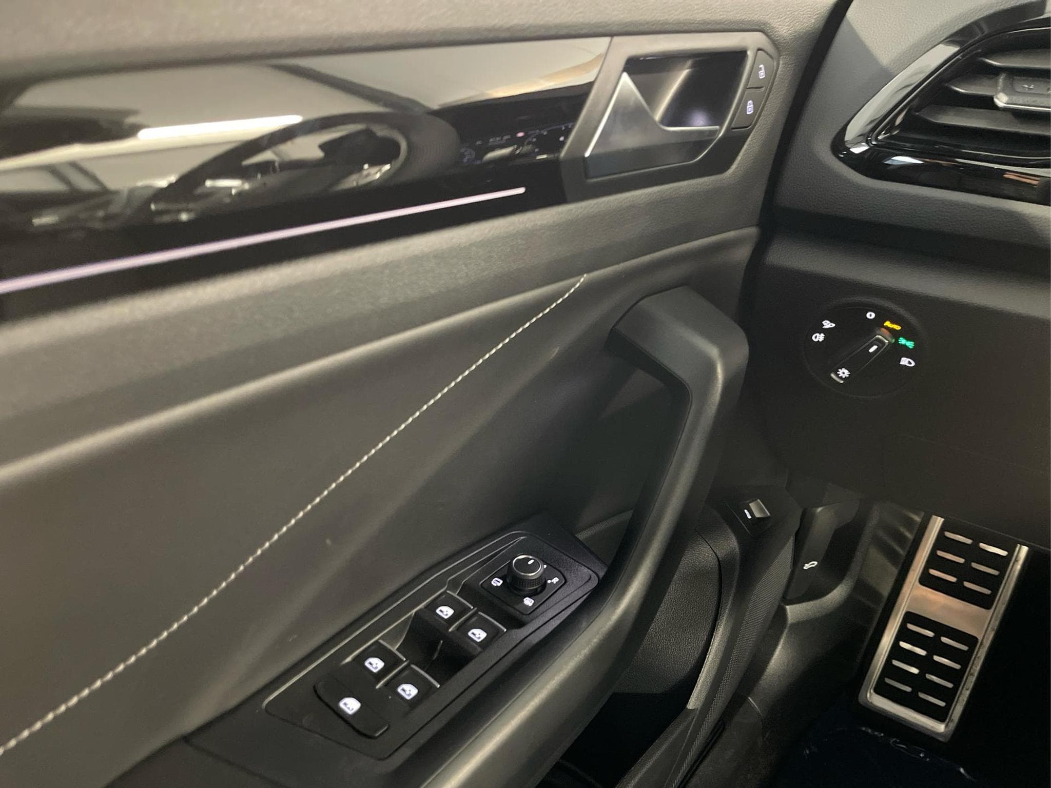 VW T-Roc R-Line (2025) - Photo 10