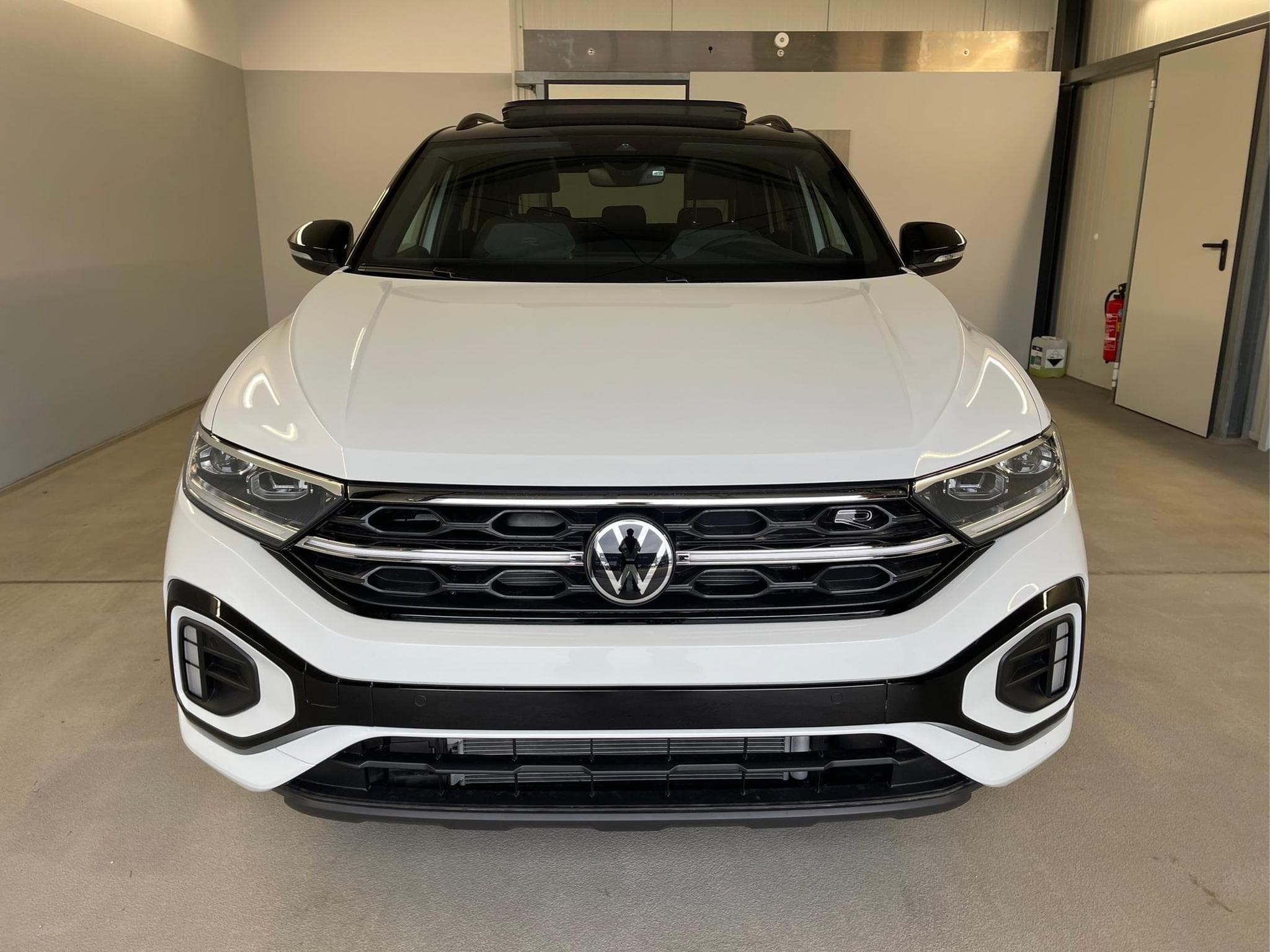 VW T-Roc R-Line (2025) - Photo 2