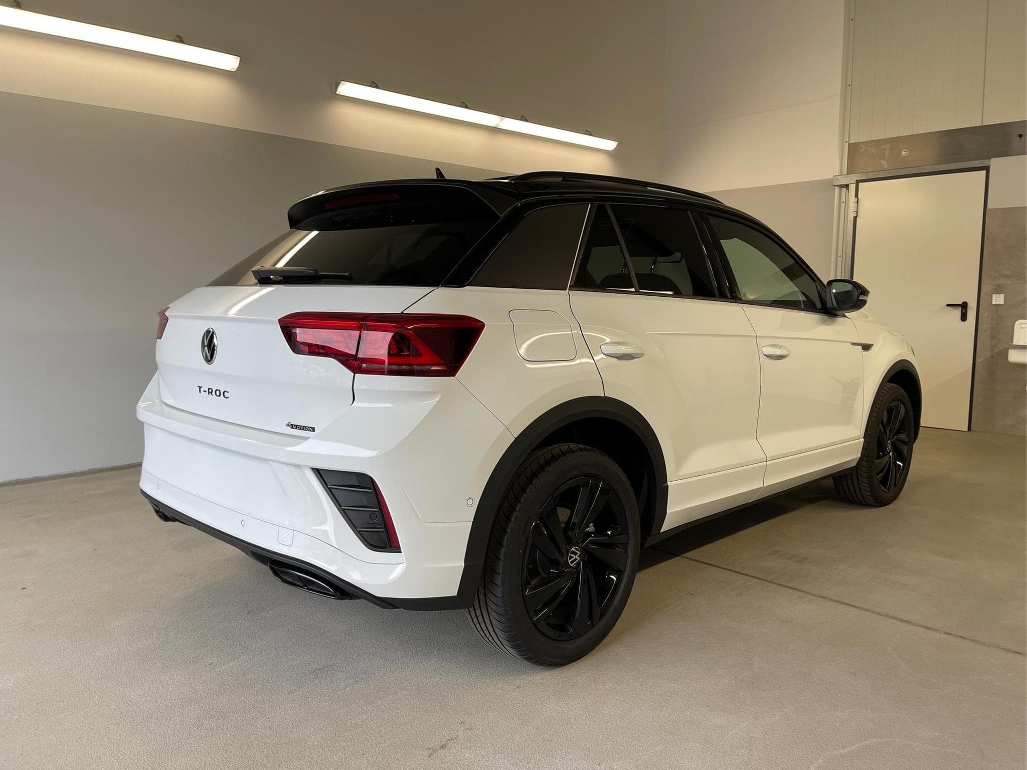 VW T-Roc R-Line (2025) - Photo 4