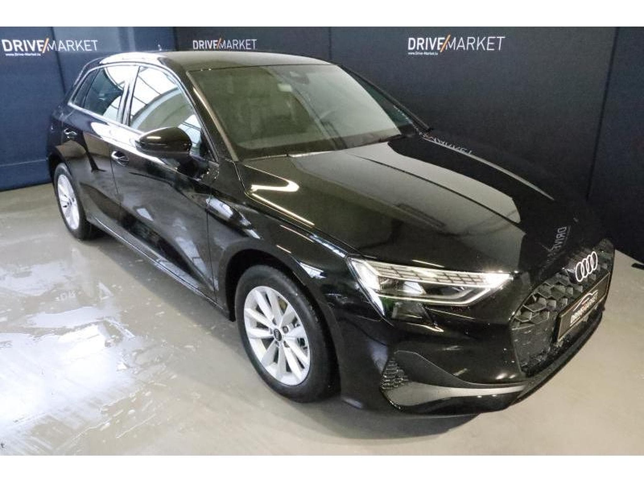 Audi A3 35 TFSI S Tronic (2024) - Photo 1