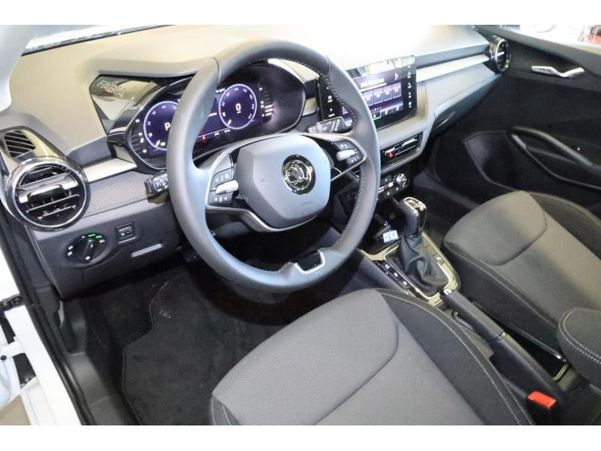 Skoda Fabia Selection (2024) - Photo 15