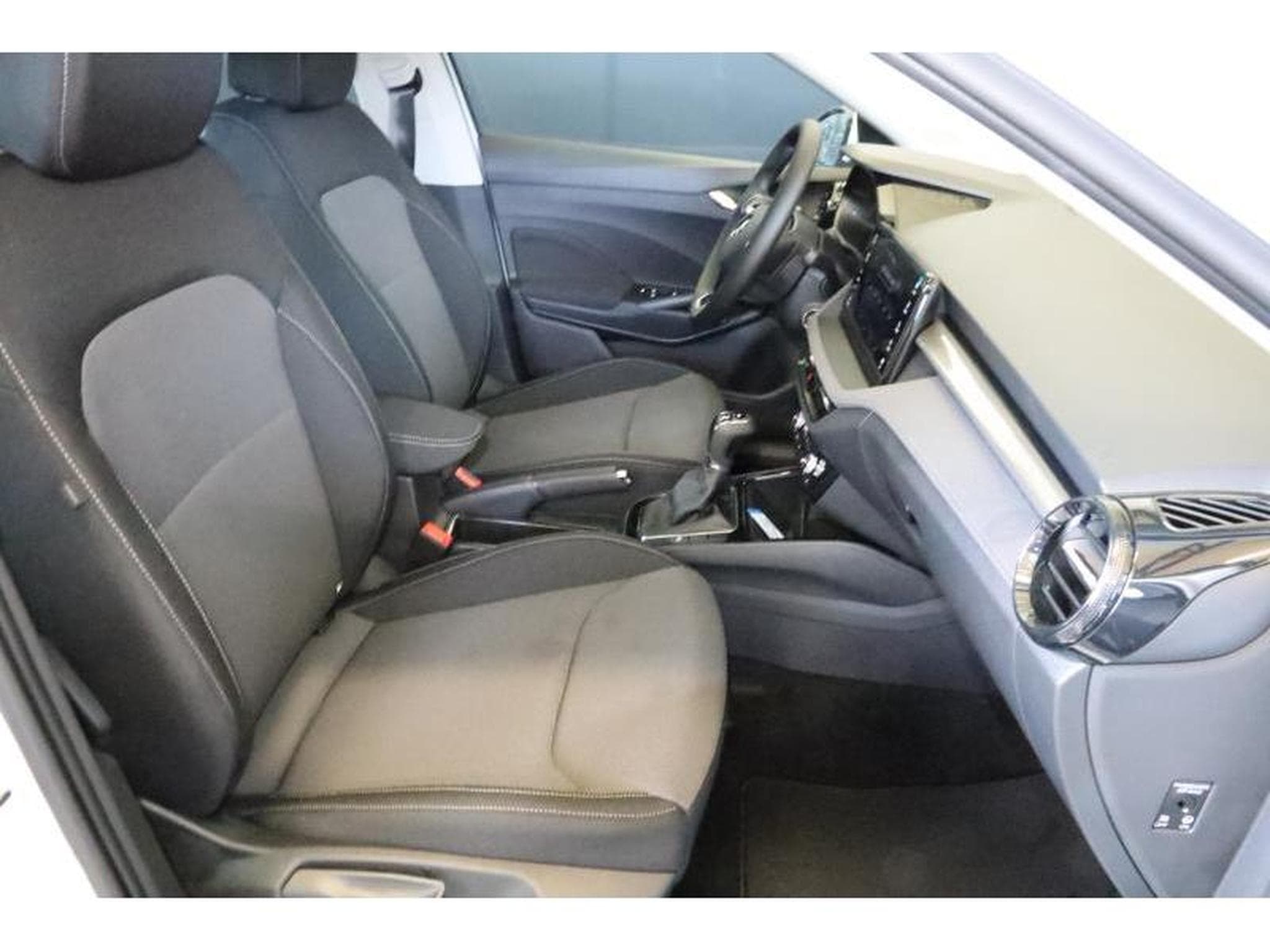 Skoda Fabia Selection (2024) - Photo 17
