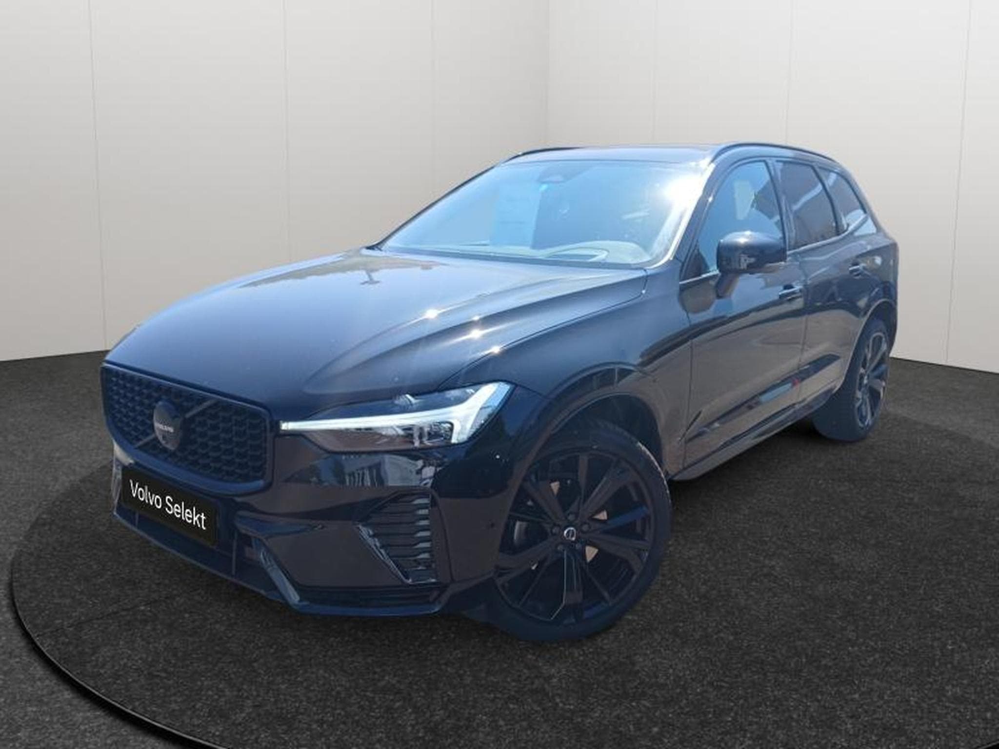 Volvo XC60 B5 Black Edition Plus / Essence (2025) - Photo 1