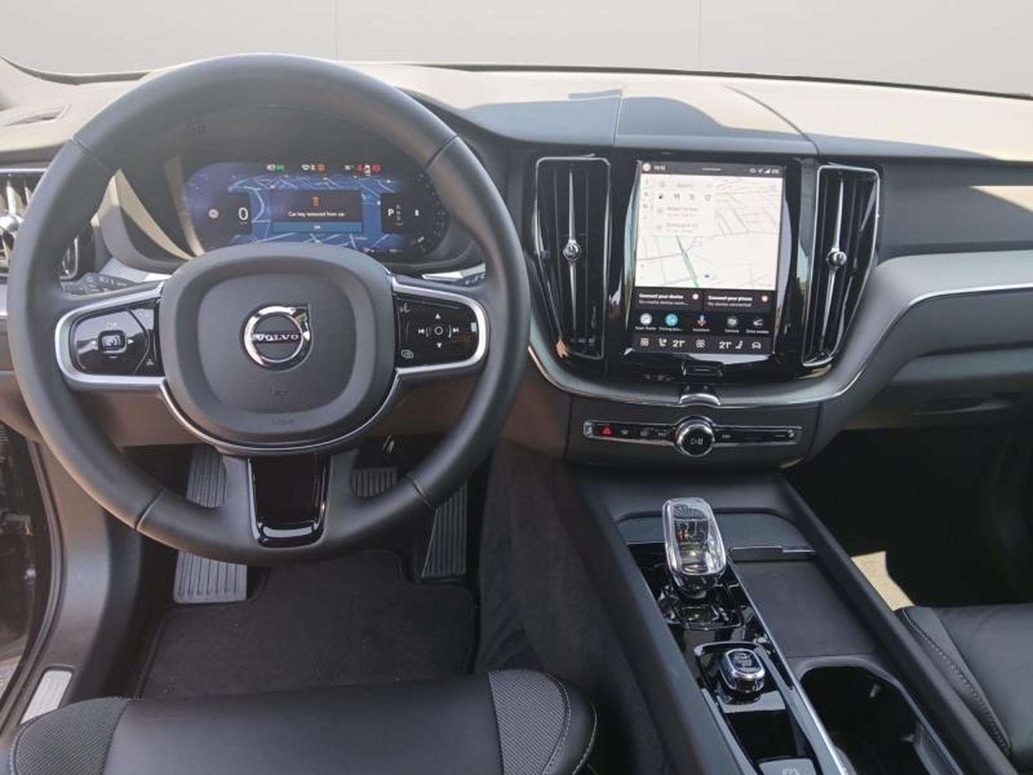 Volvo XC60 B5 Black Edition Plus / Essence (2025) - Photo 10
