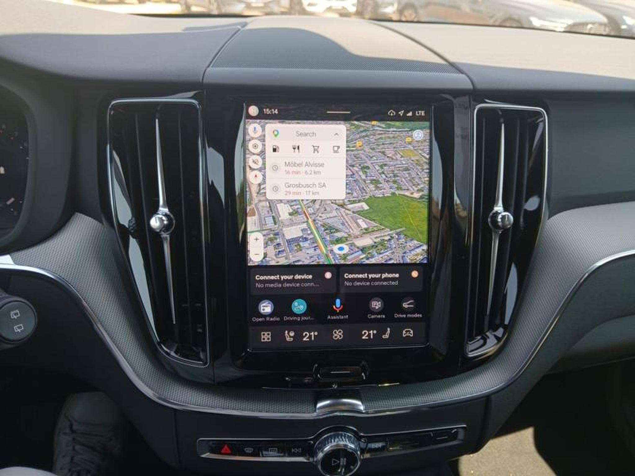 Volvo XC60 B5 Black Edition Plus / Essence (2025) - Photo 16