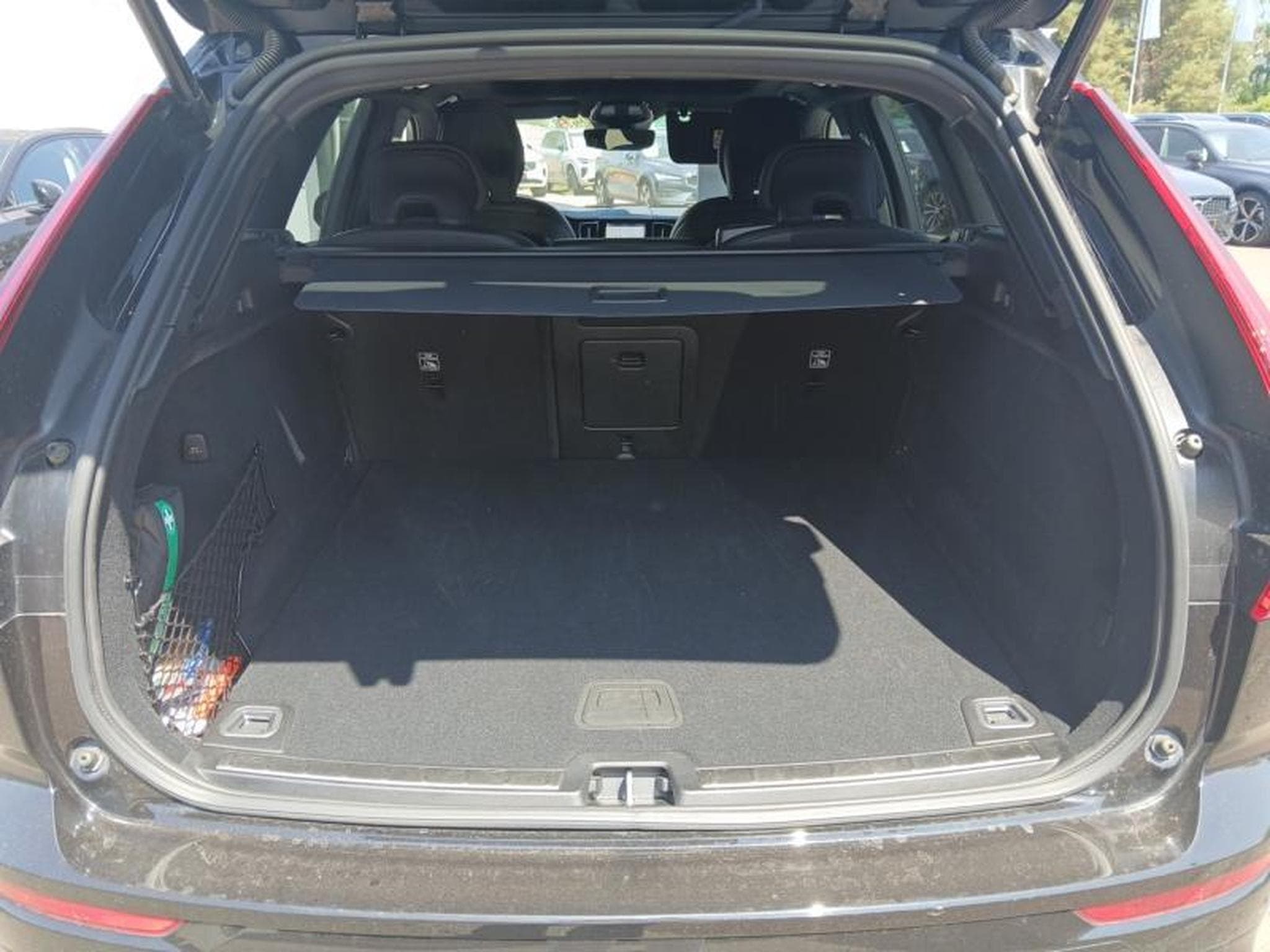 Volvo XC60 B5 Black Edition Plus / Essence (2025) - Photo 19