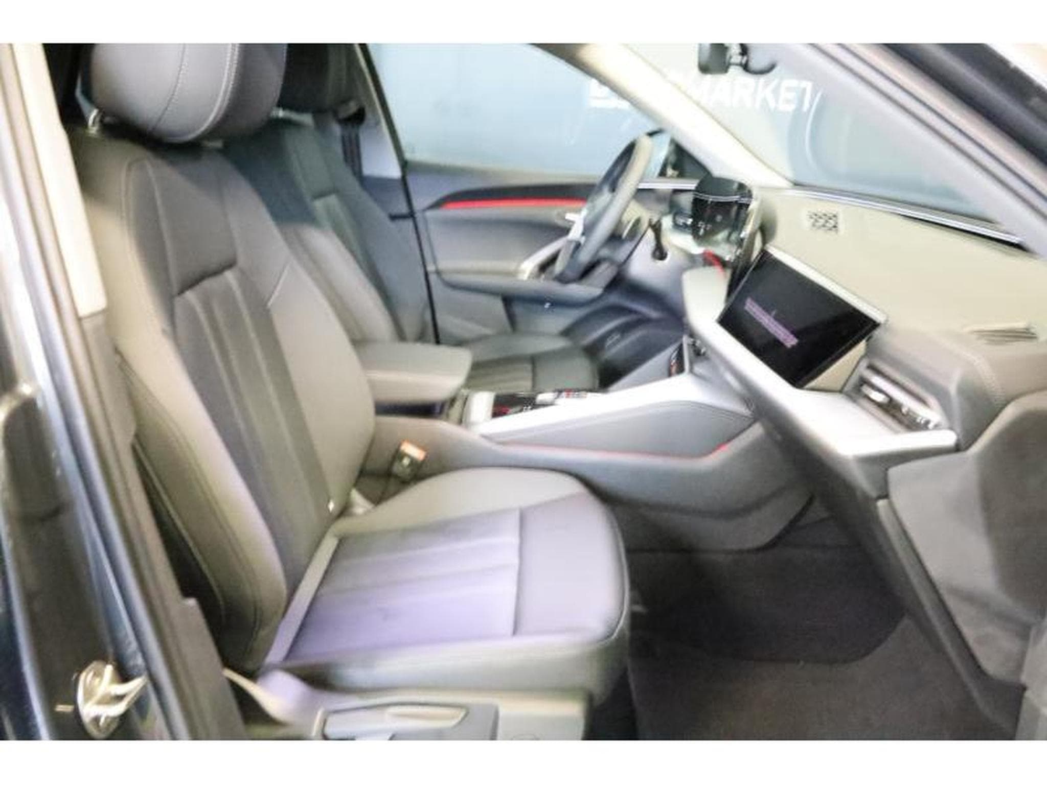 Audi Q5 Sportback (2025) - Photo 10
