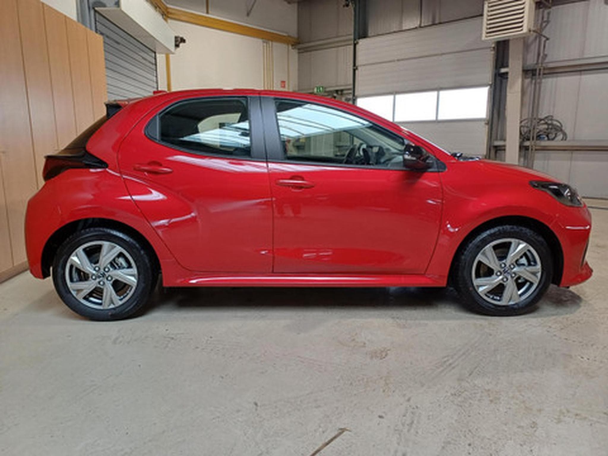 Mazda 2 Hybrid e-SKYACTIV R-EV 166 pk Exclusive-Line (2023) - Photo 4