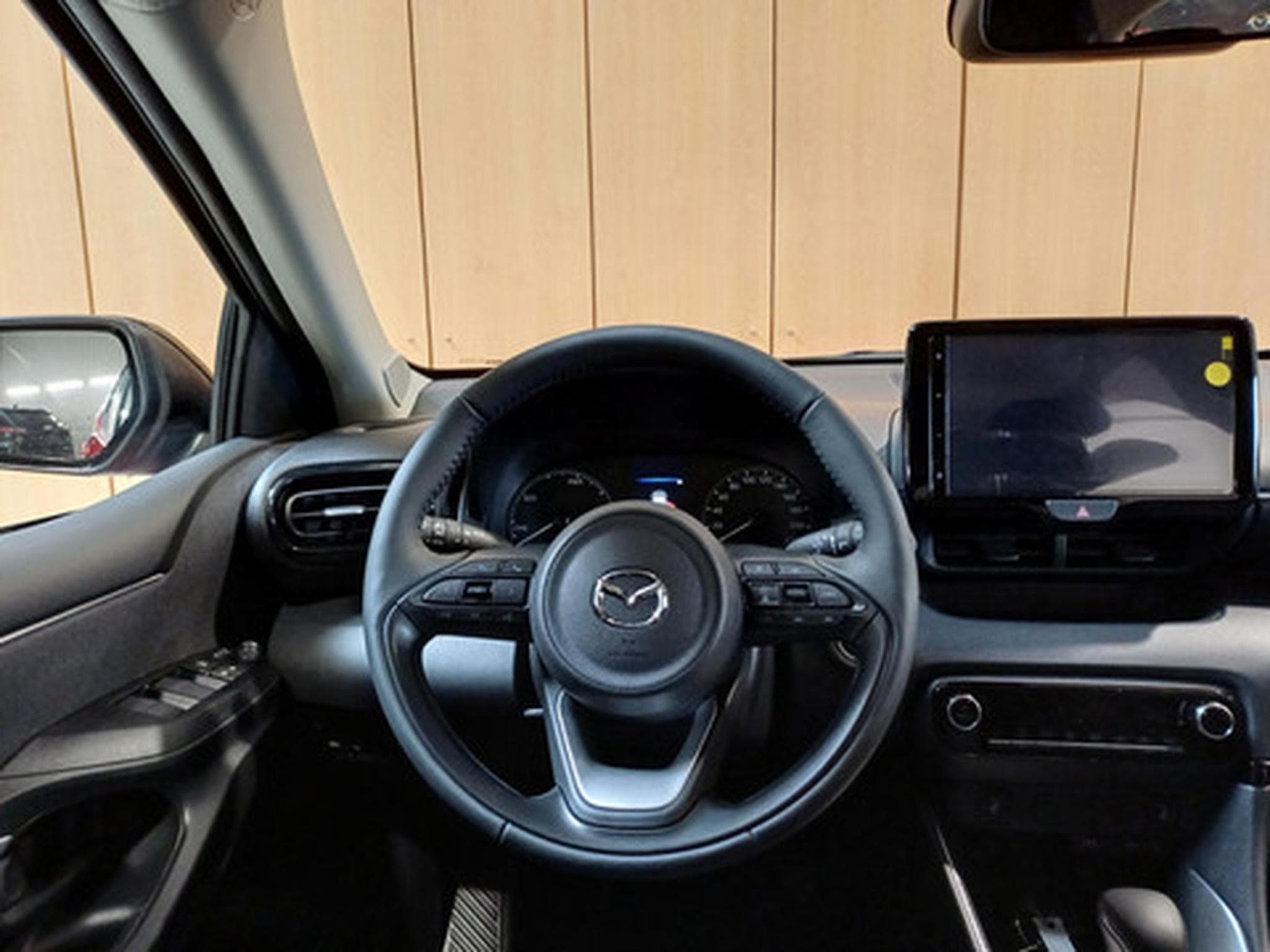 Mazda 2 Hybrid e-SKYACTIV R-EV 166 pk Exclusive-Line (2023) - Photo 6