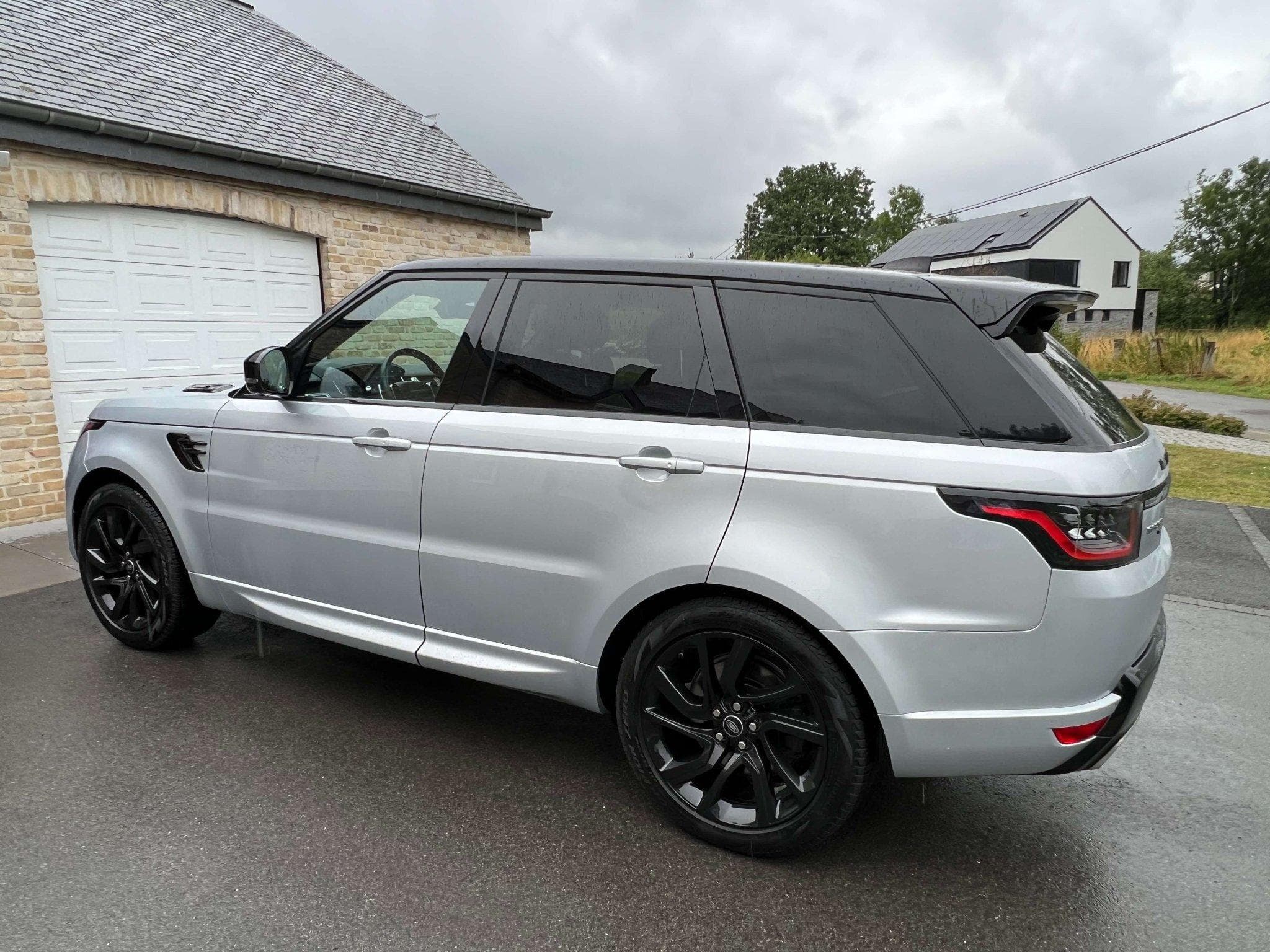 Land-Rover Range Rover Sport 3.0 TD6 D300 HSE Dynamic Etat Neuf (2021) - Photo 2