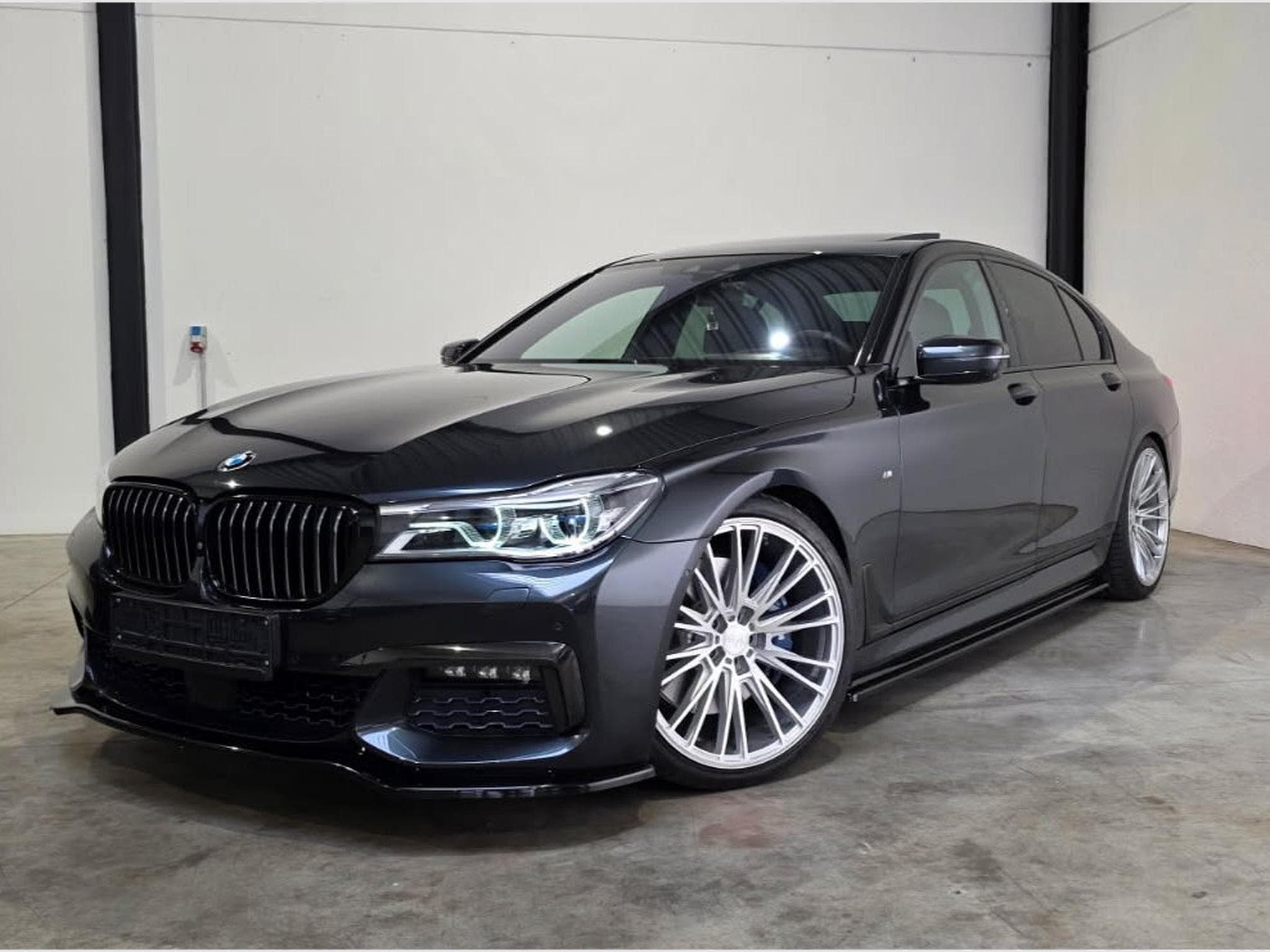 BMW 750 M750d (2017) - Photo 1