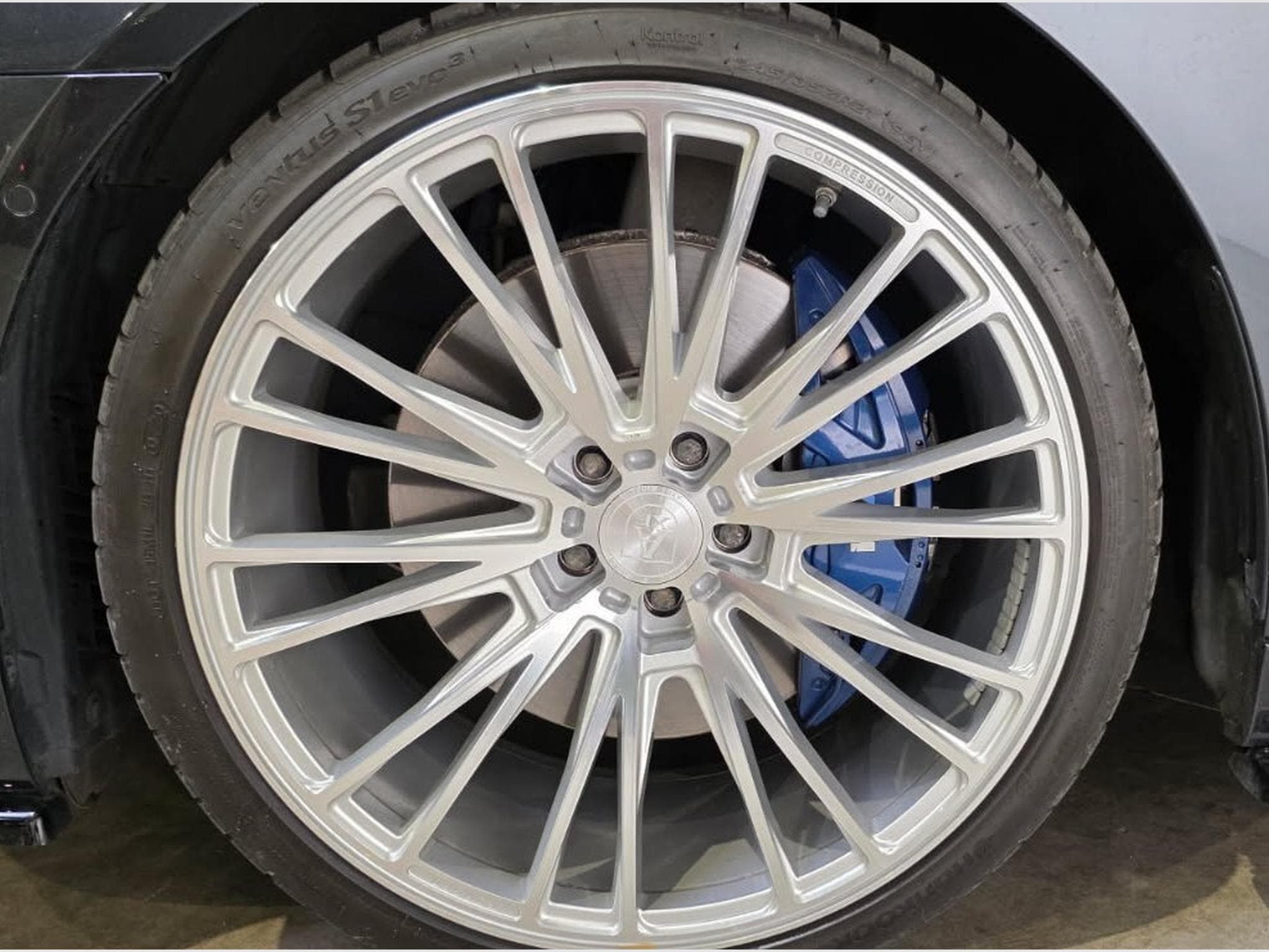BMW 750 M750d (2017) - Photo 13