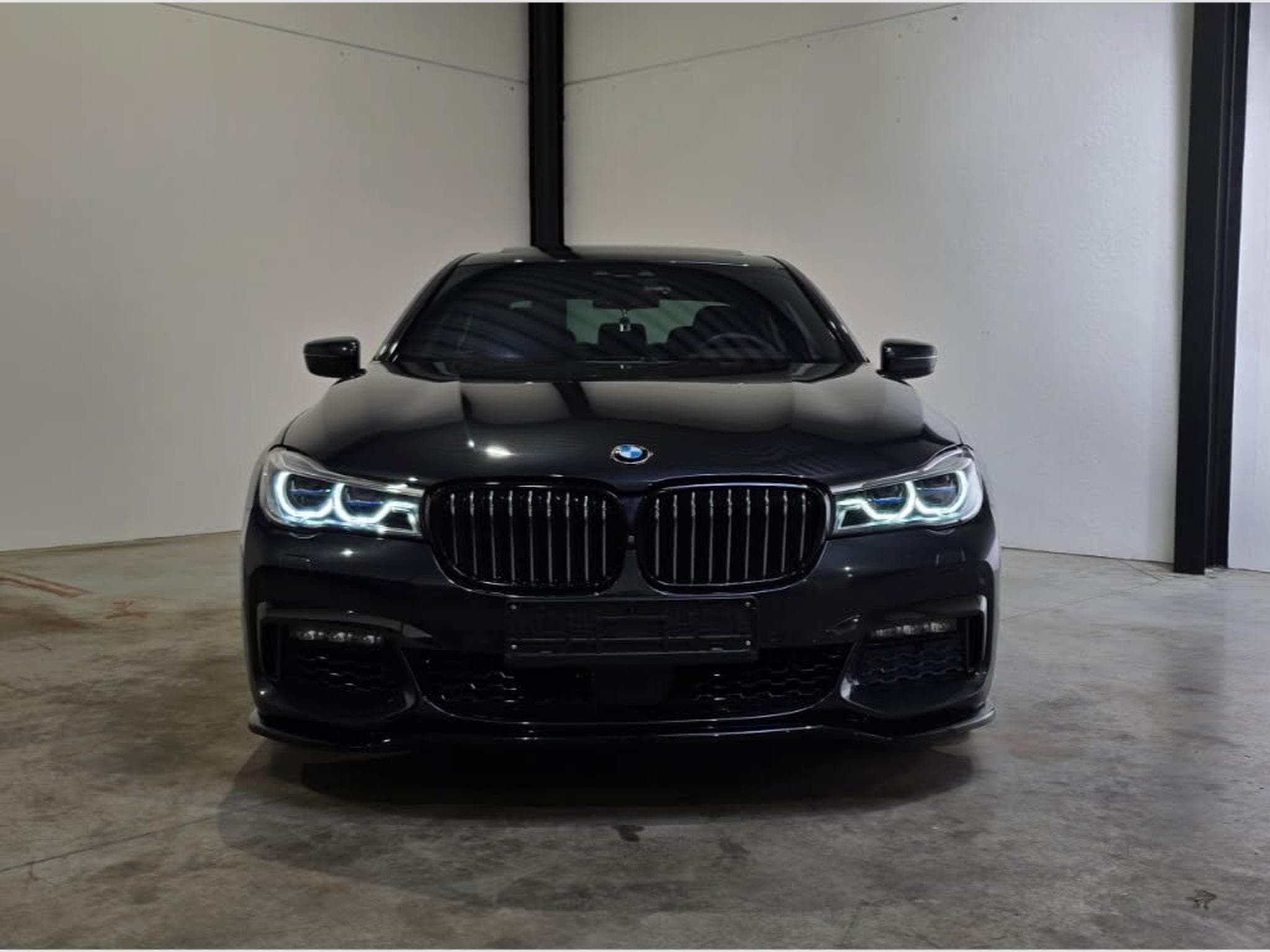 BMW 750 M750d (2017) - Photo 2