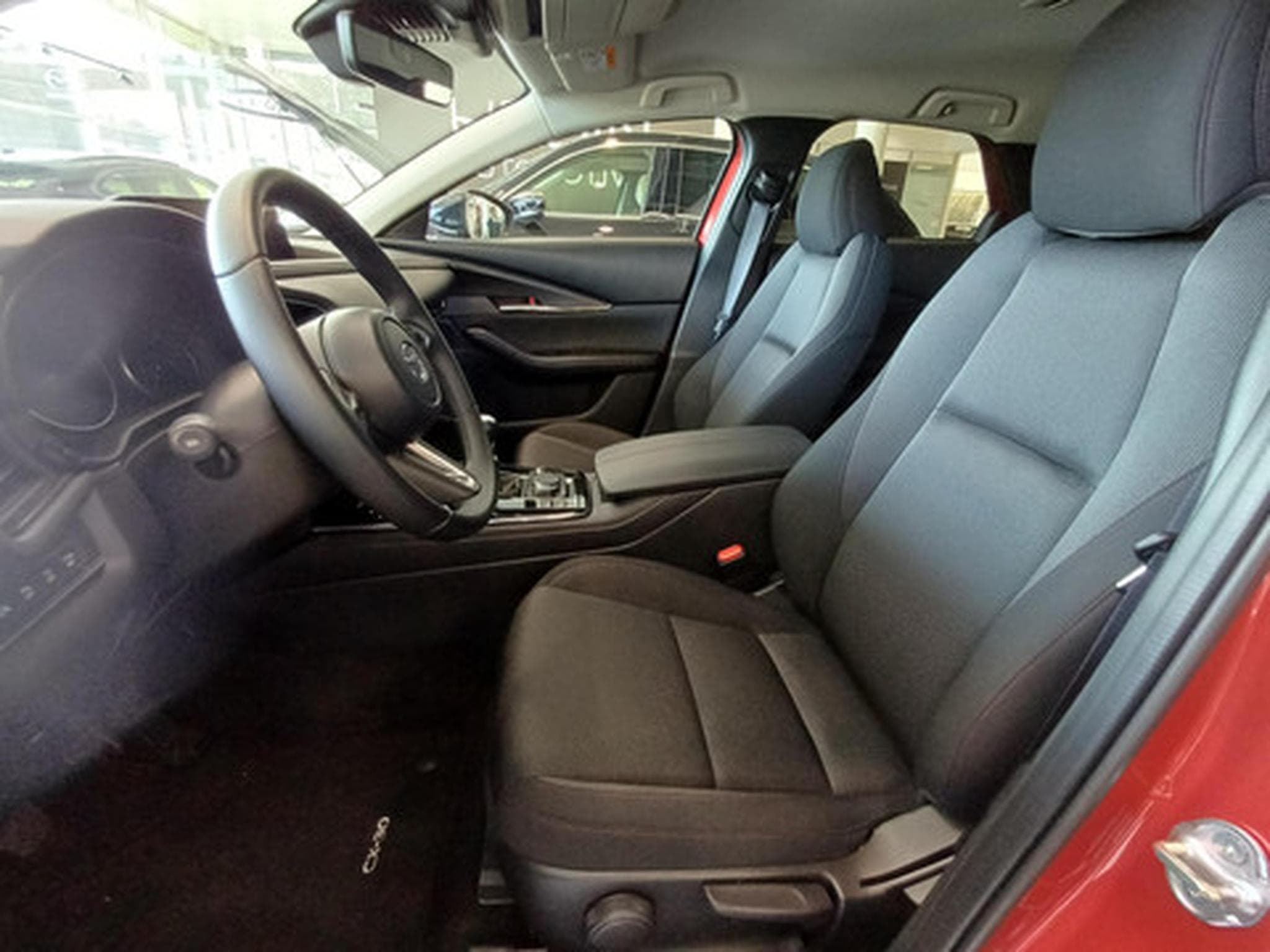 Mazda CX-30 MY2024 2.0L e-Skyactiv X 186 hp 6AT Exclusive Line (2024) - Photo 8