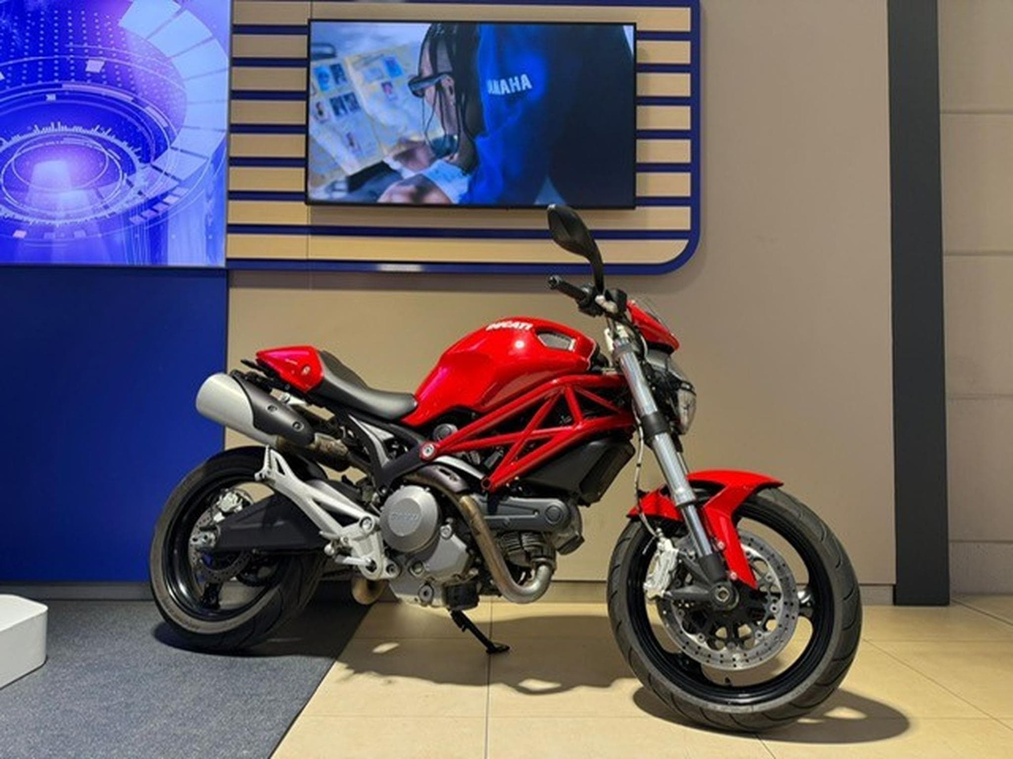 Ducati Monster 696 (2014) - Photo 3