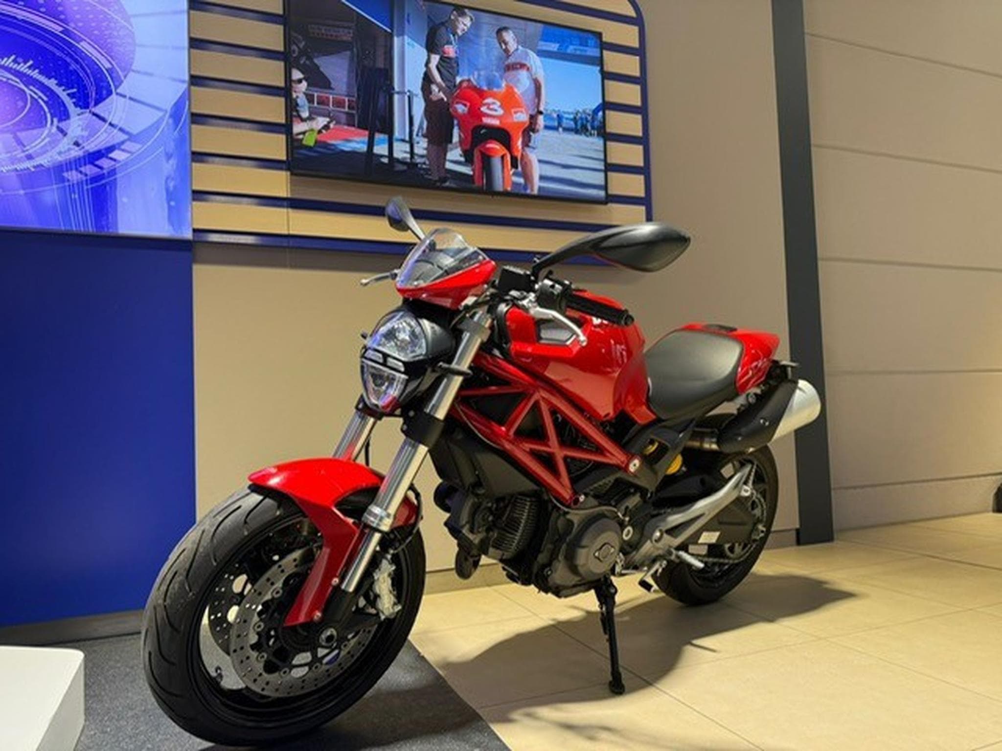 Ducati Monster 696 (2014) - Photo 4