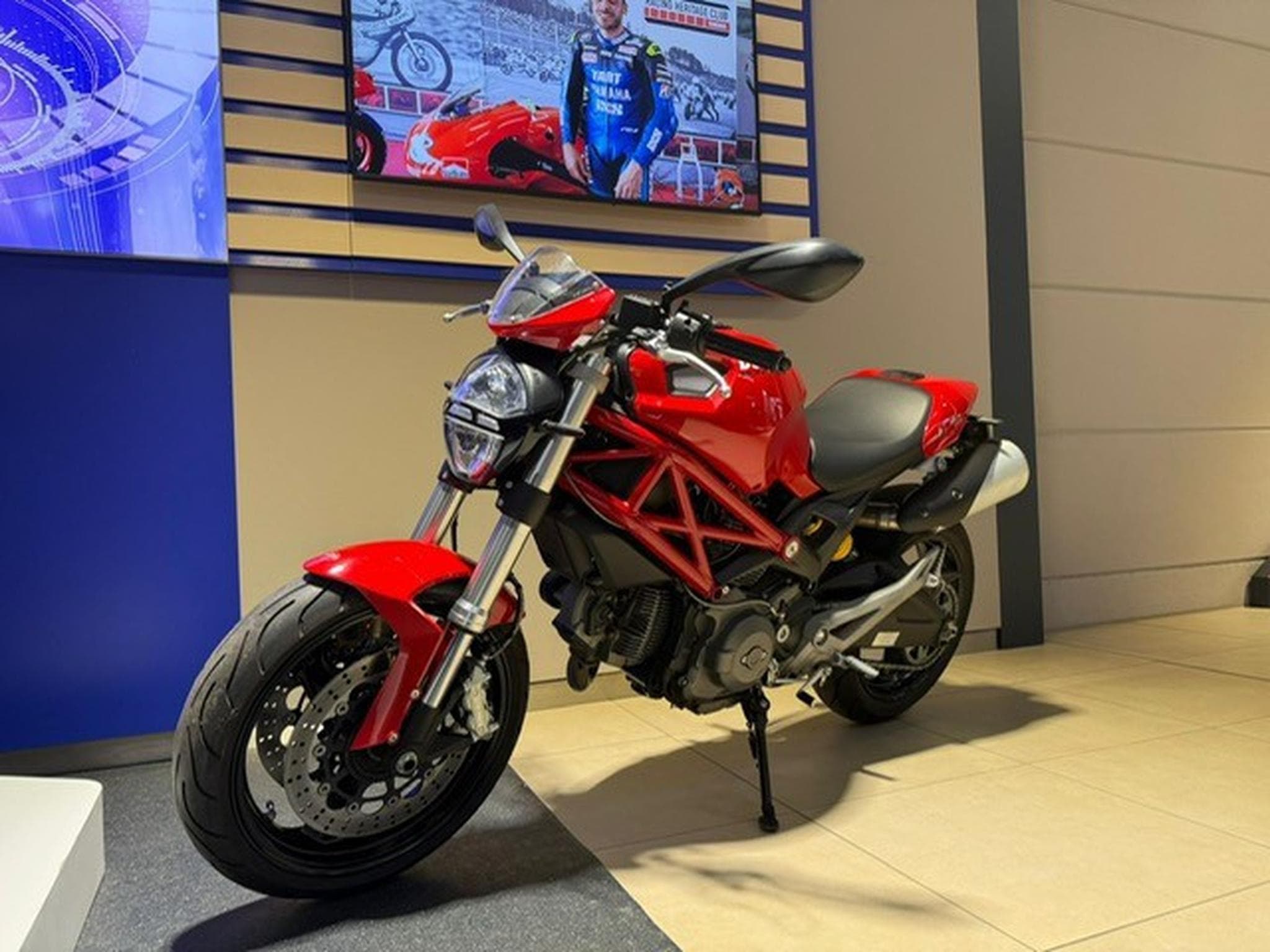 Ducati Monster 696 (2014) - Photo 9