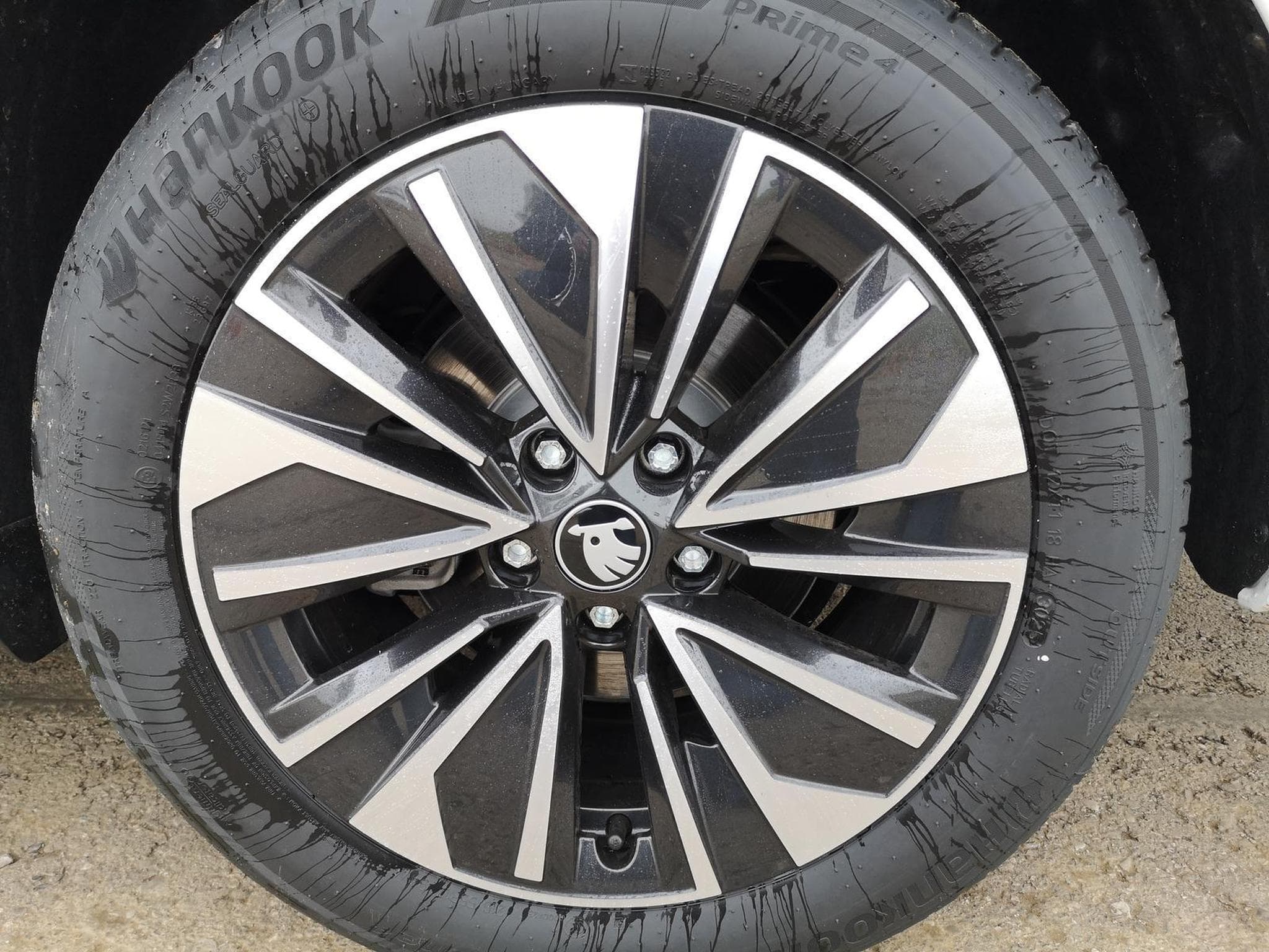 Skoda Superb 2.0 TDI 142kW 4x4 Selection (2025) - Photo 4
