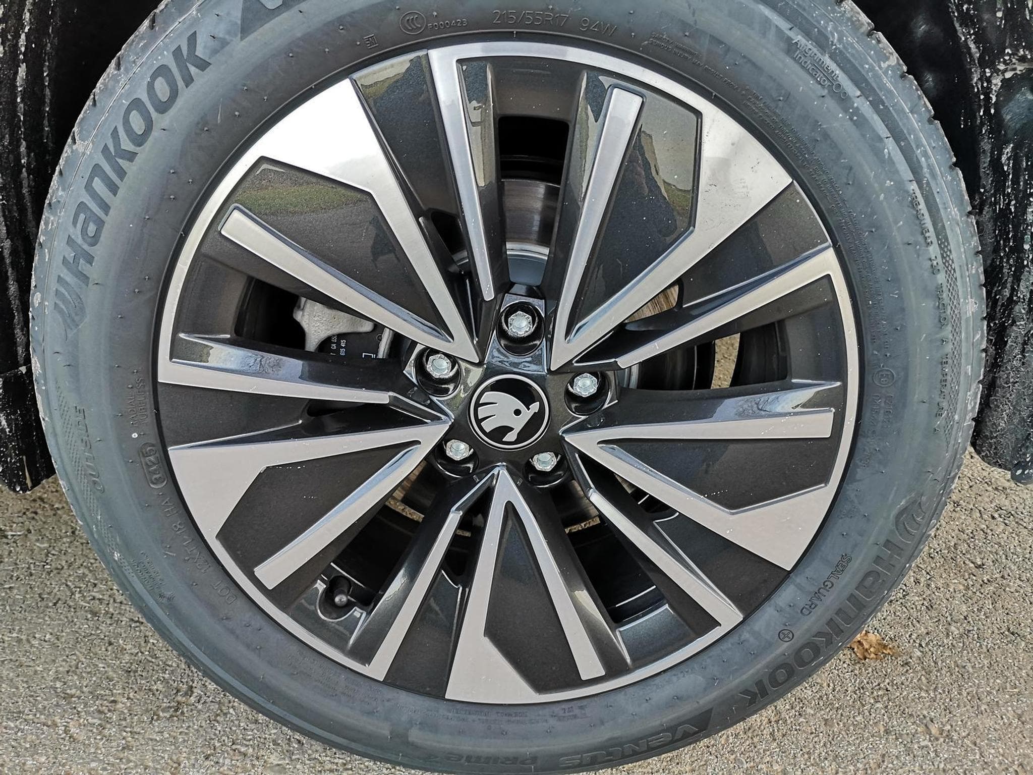 Skoda Superb 2.0 TDI 142kW 4x4 Selection (2025) - Photo 4