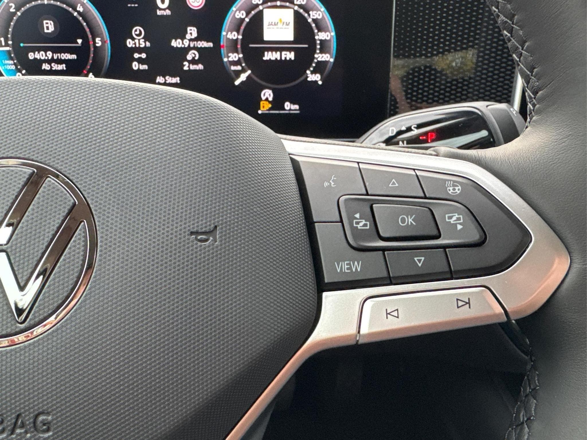 VW Passat Variant Business (2025) - Photo 15