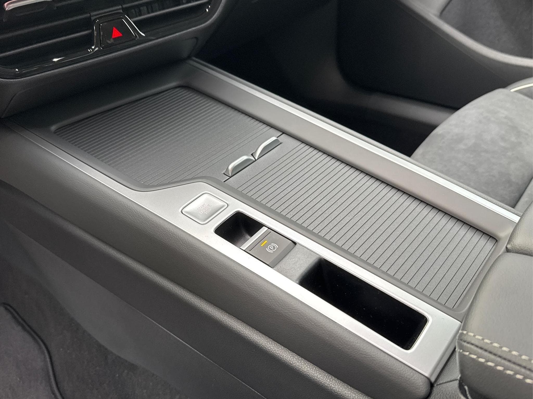 VW Passat Variant Business (2025) - Photo 19