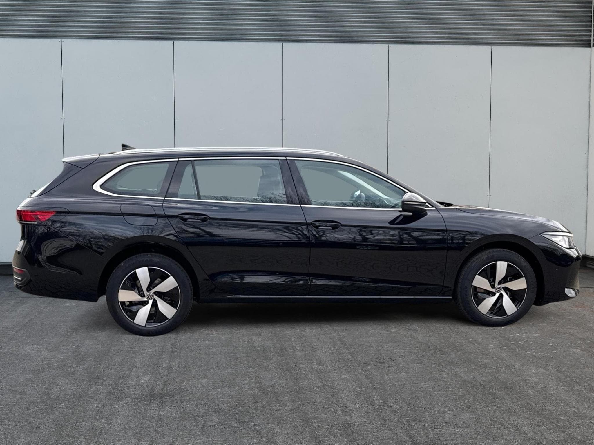 VW Passat Variant Business (2025) - Photo 6