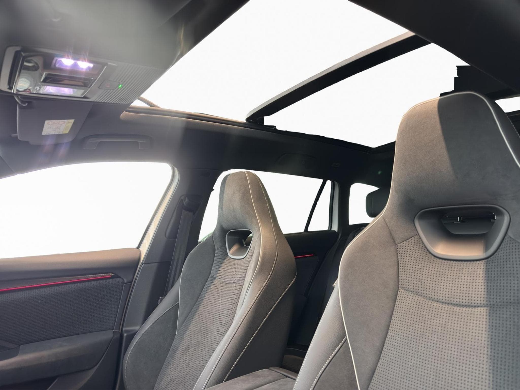 Skoda Superb Sportline (2025) - Photo 15