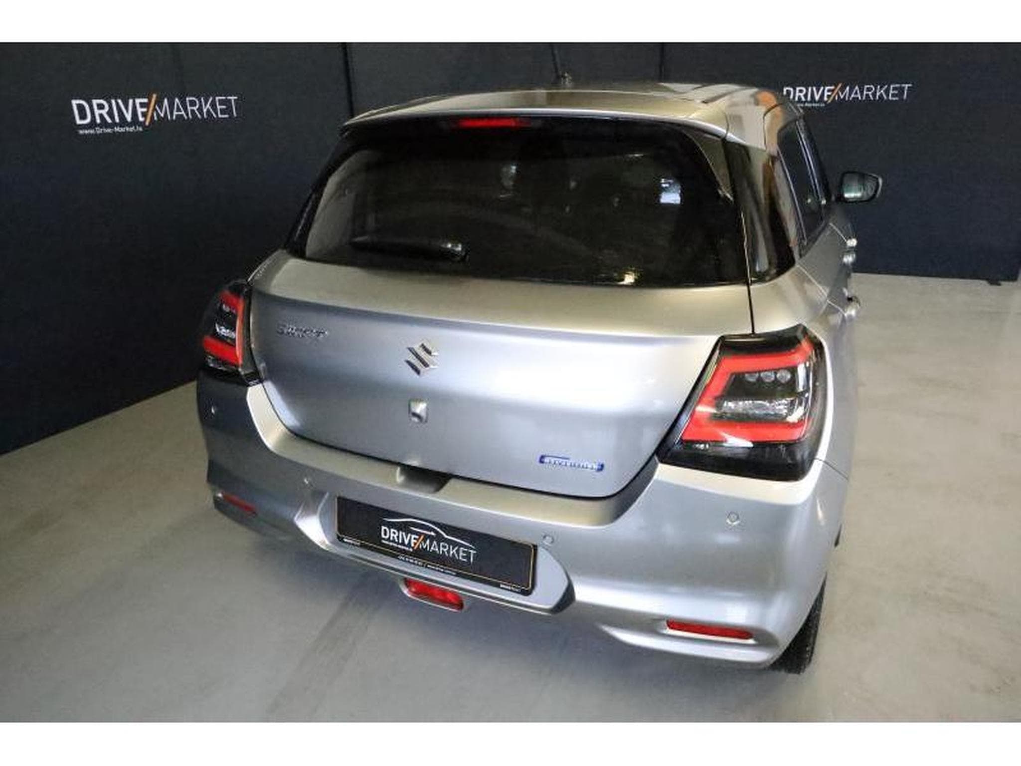 Suzuki Swift GL+ (2025) - Photo 16