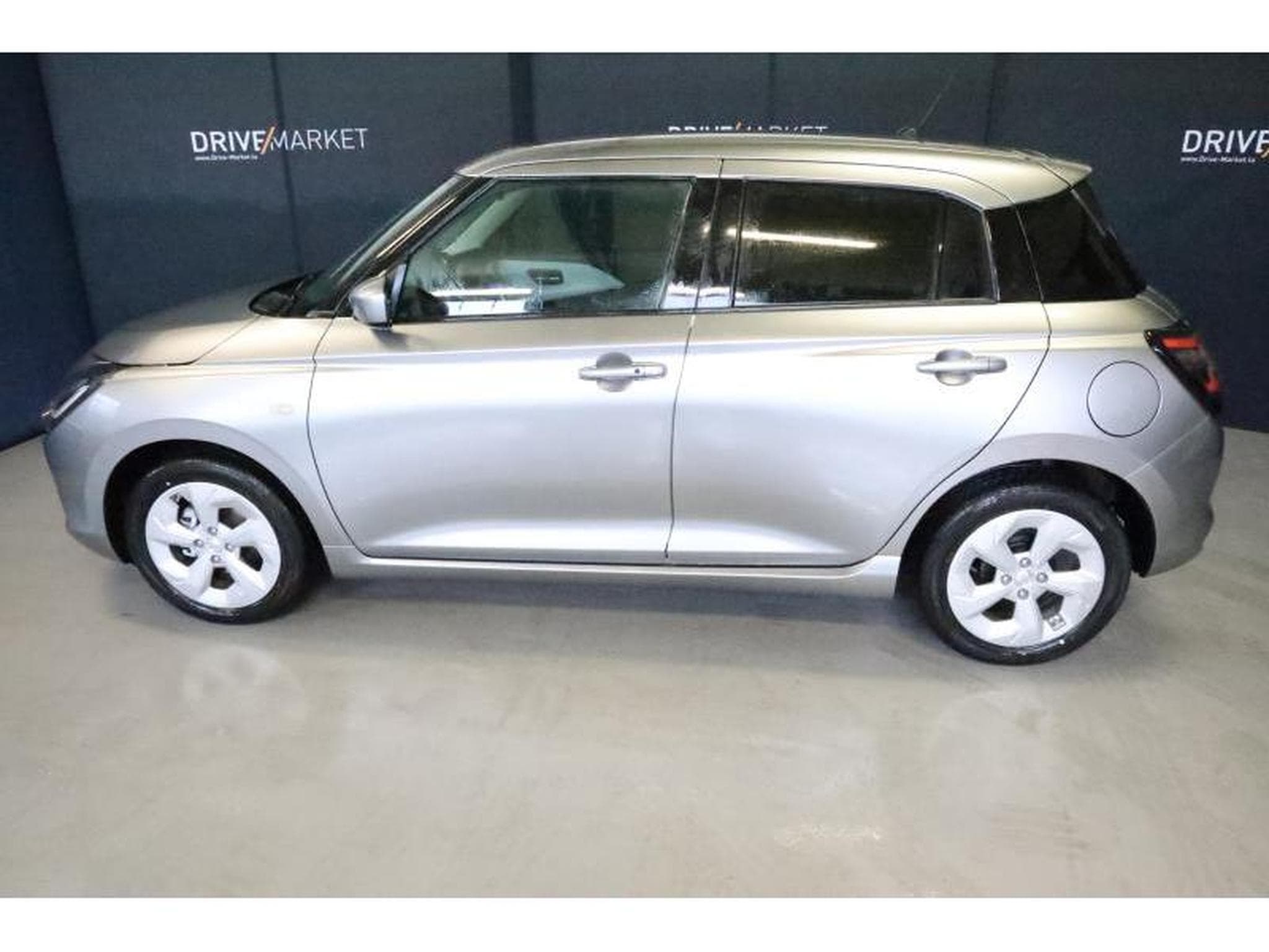 Suzuki Swift GL+ (2025) - Photo 19
