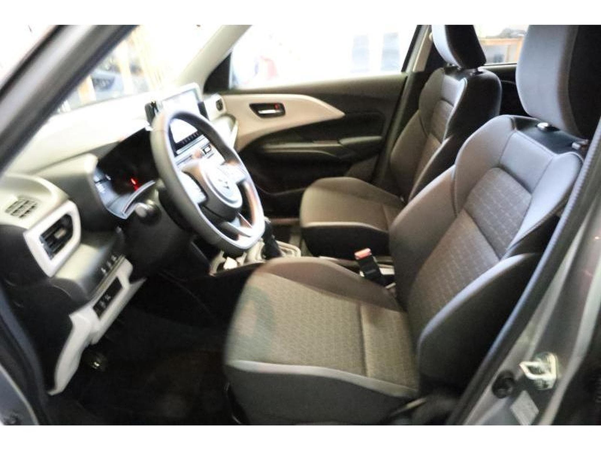 Suzuki Swift GL+ (2025) - Photo 4