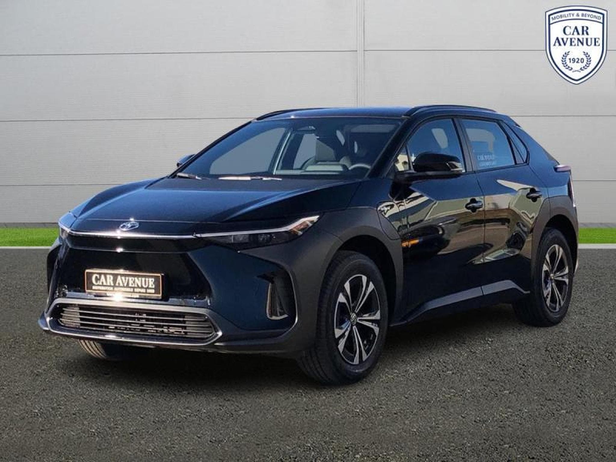 Toyota bZ4X 2WD Dynamic (2025) - Photo 16