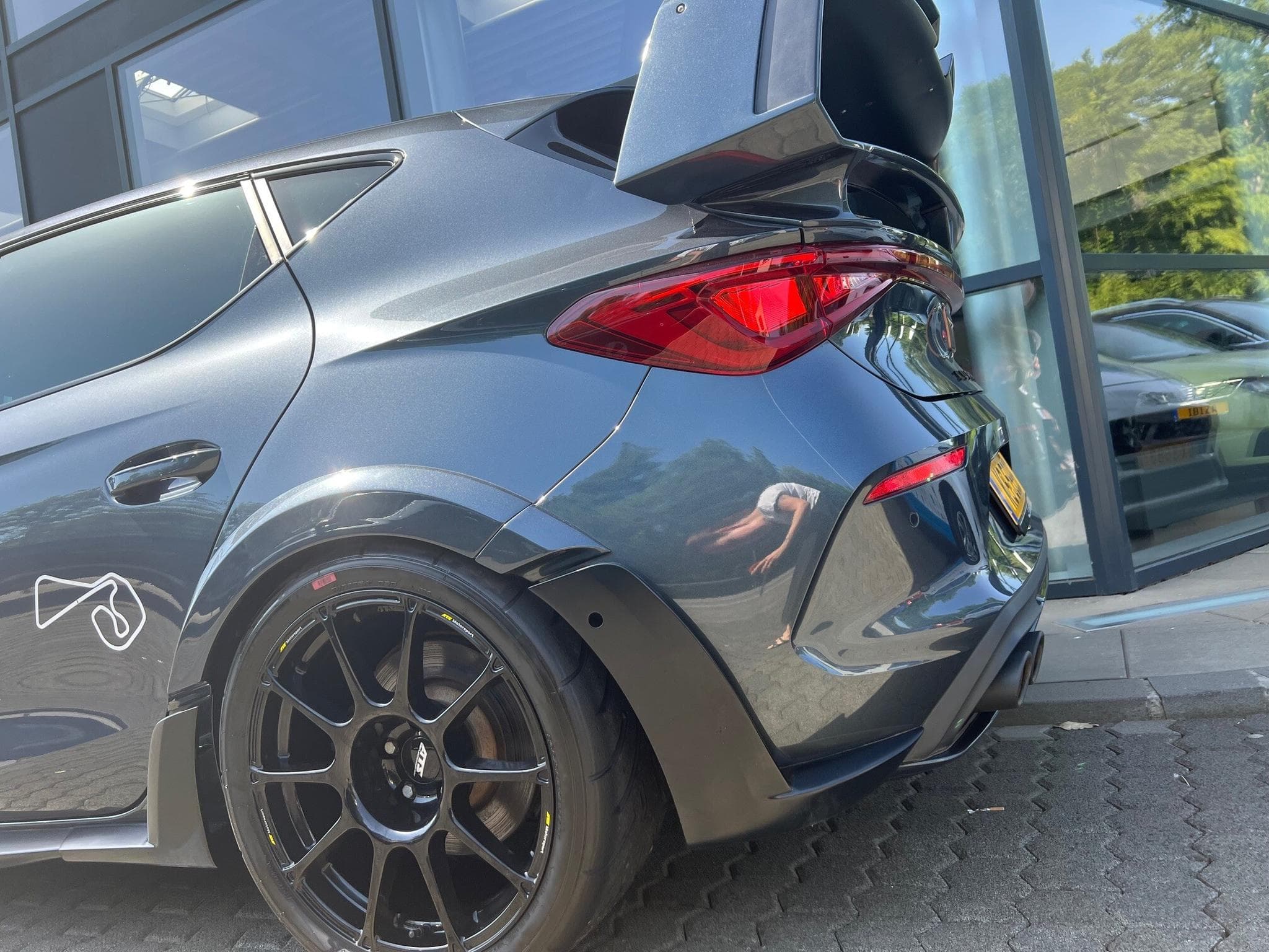 Cupra Leon 2.0 TSI JE design 400 DSG7 (2023) - Photo 4