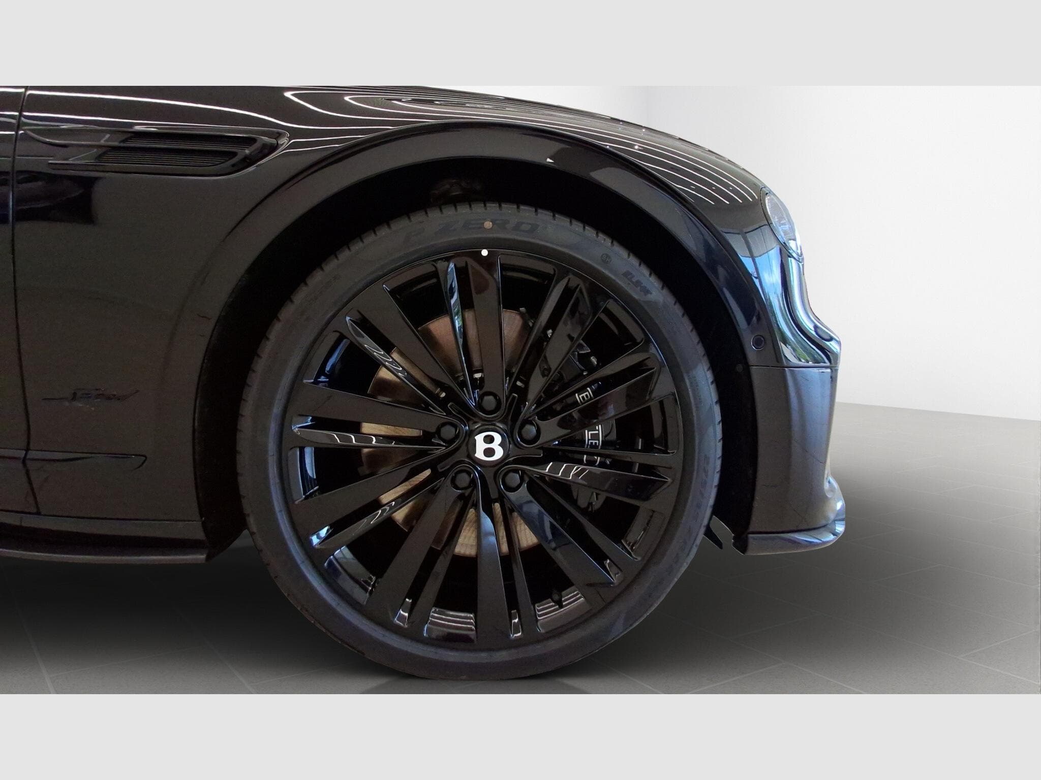 Bentley Flying Spur Speed First Edition (2026) - Photo 6
