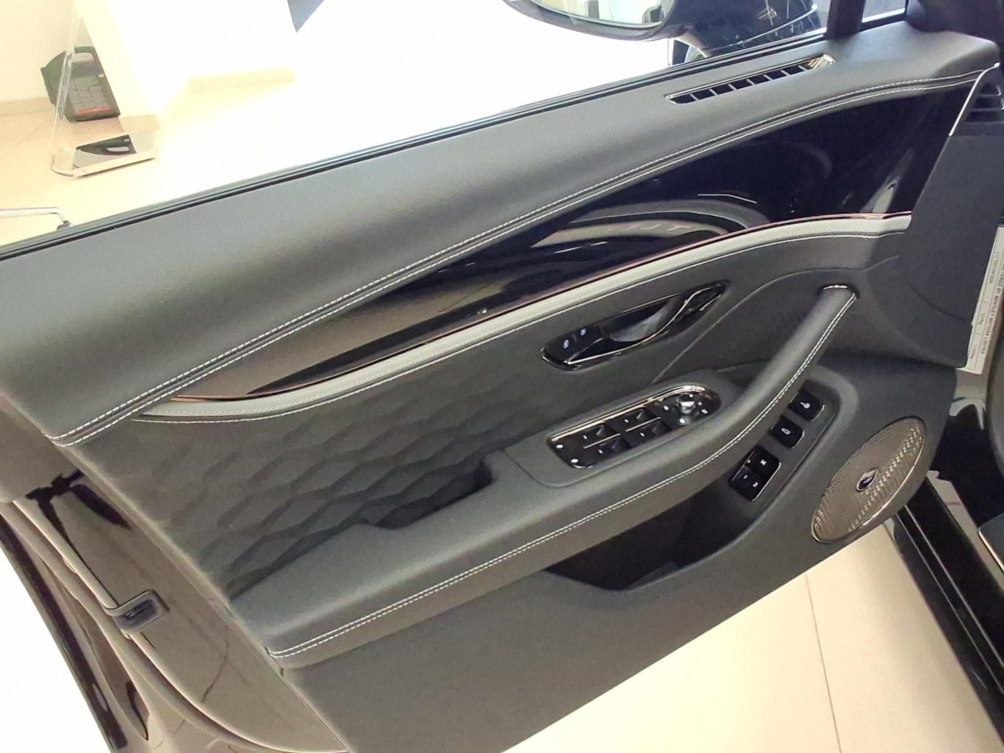 Bentley Flying Spur Speed First Edition (2026) - Photo 10