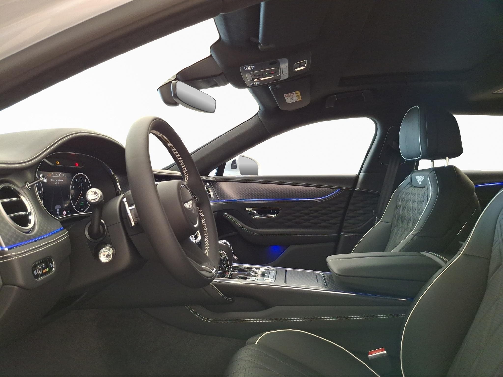 Bentley Flying Spur Azure V8 (2025) - Photo 2