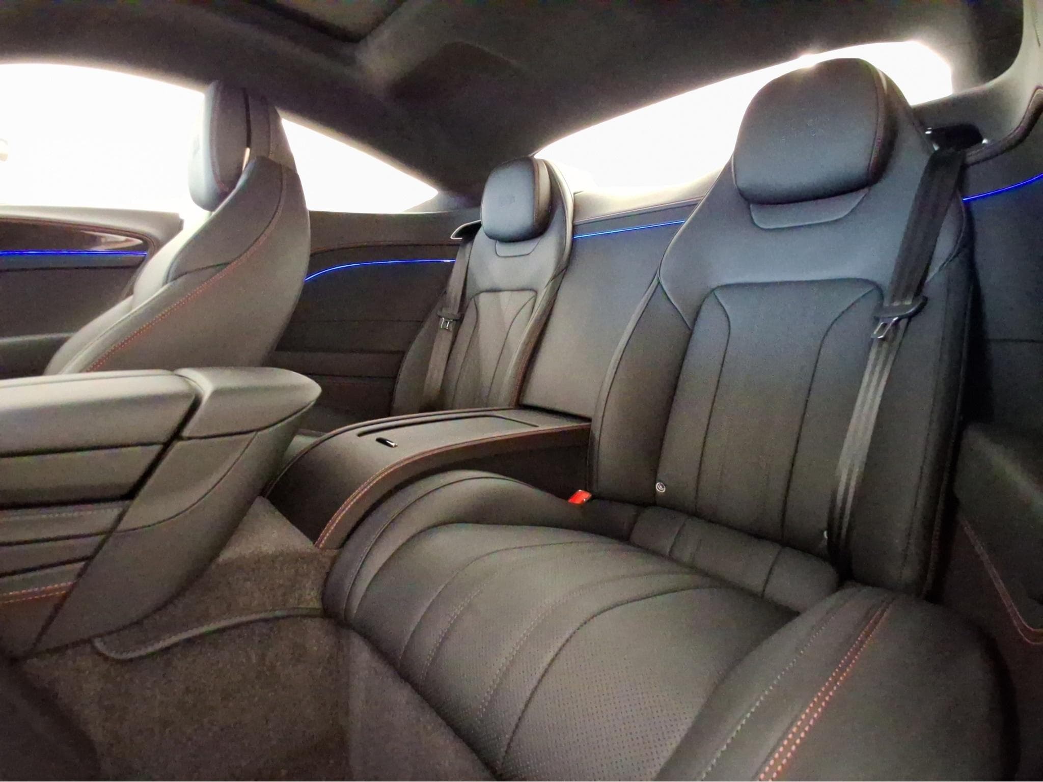 Bentley Continental GT Black Edition (2025) - Photo 10