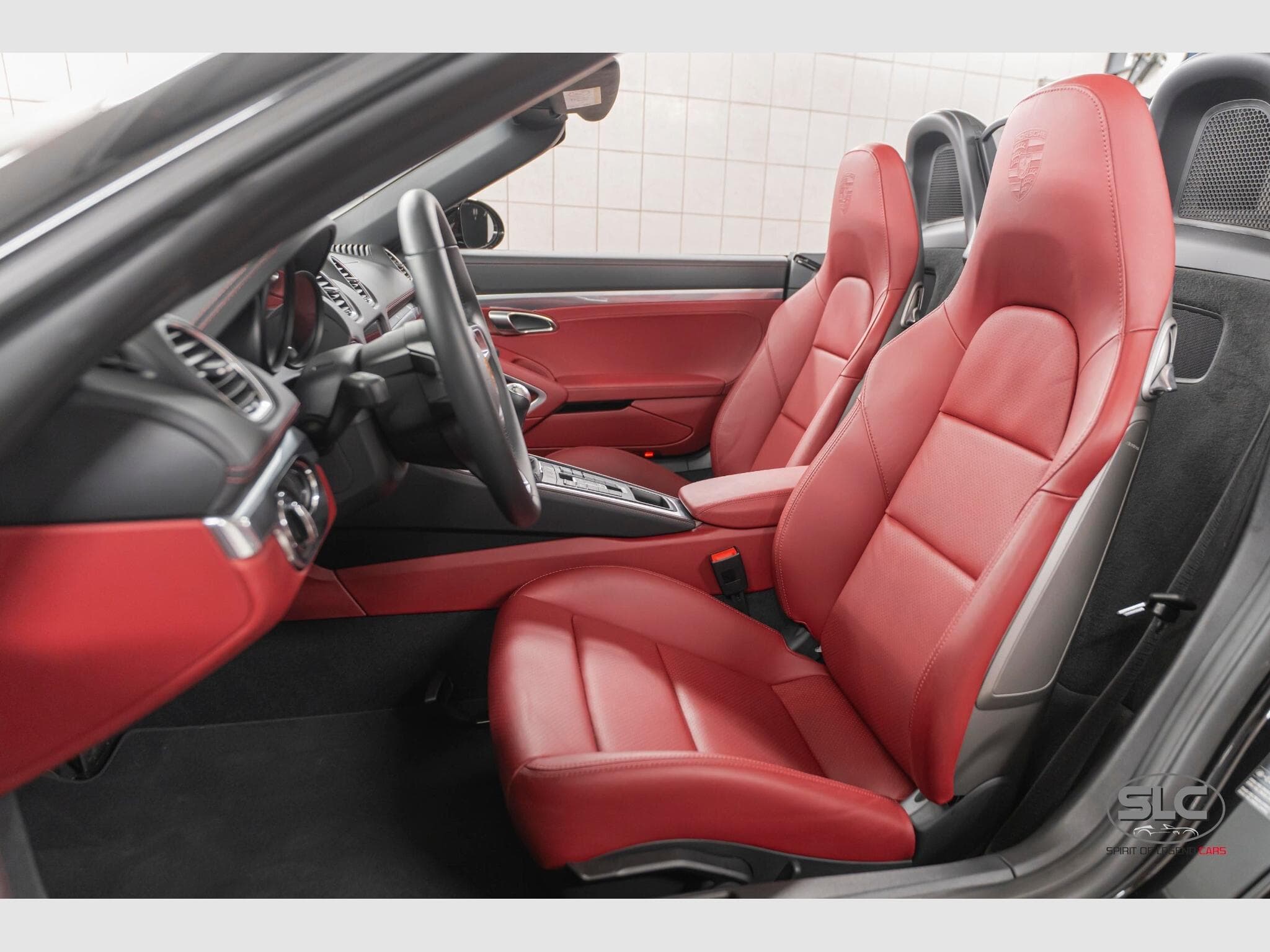 Porsche Boxster 718 Manual/20" Turbo/PDLS New Condition (2024) - Photo 6
