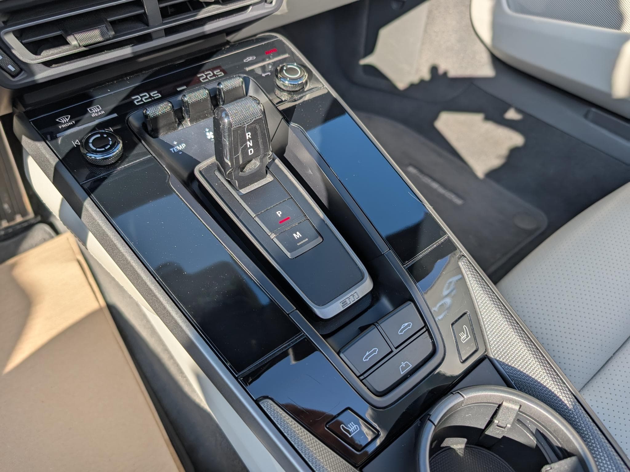 Porsche 911 992 Carrera Cabrio (2020) - Photo 15