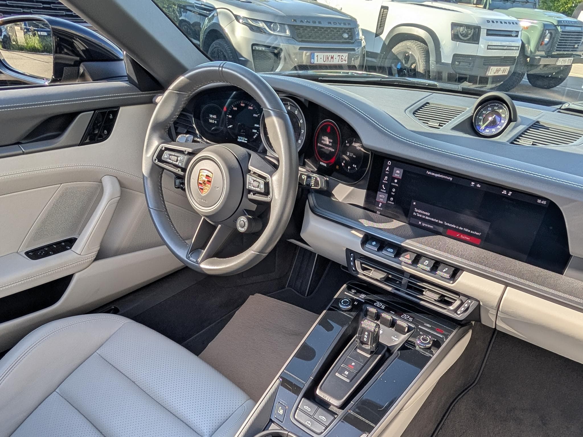 Porsche 911 992 Carrera Cabrio (2020) - Photo 12
